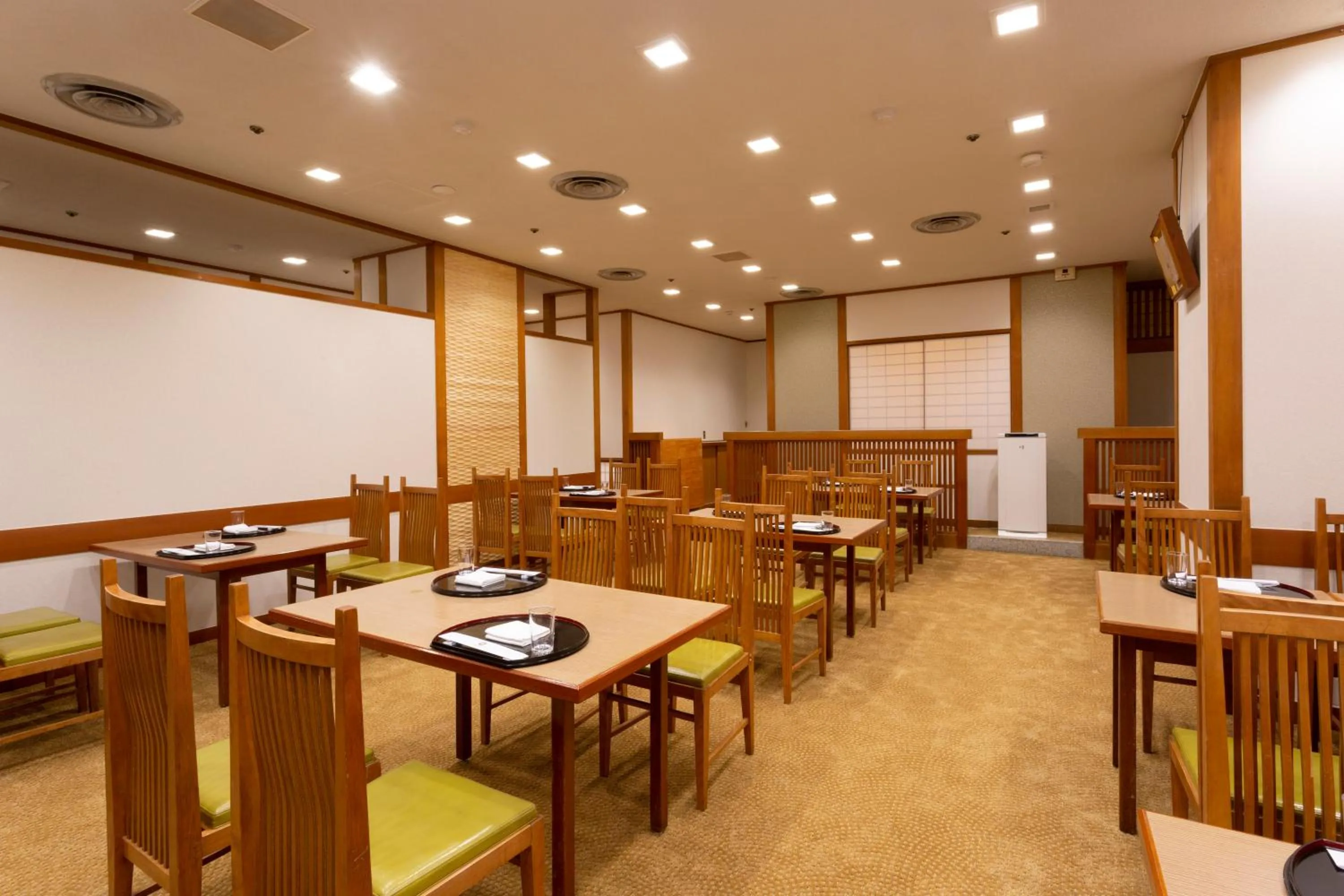 Restaurant/places to eat in Hotel New Otani Tottori