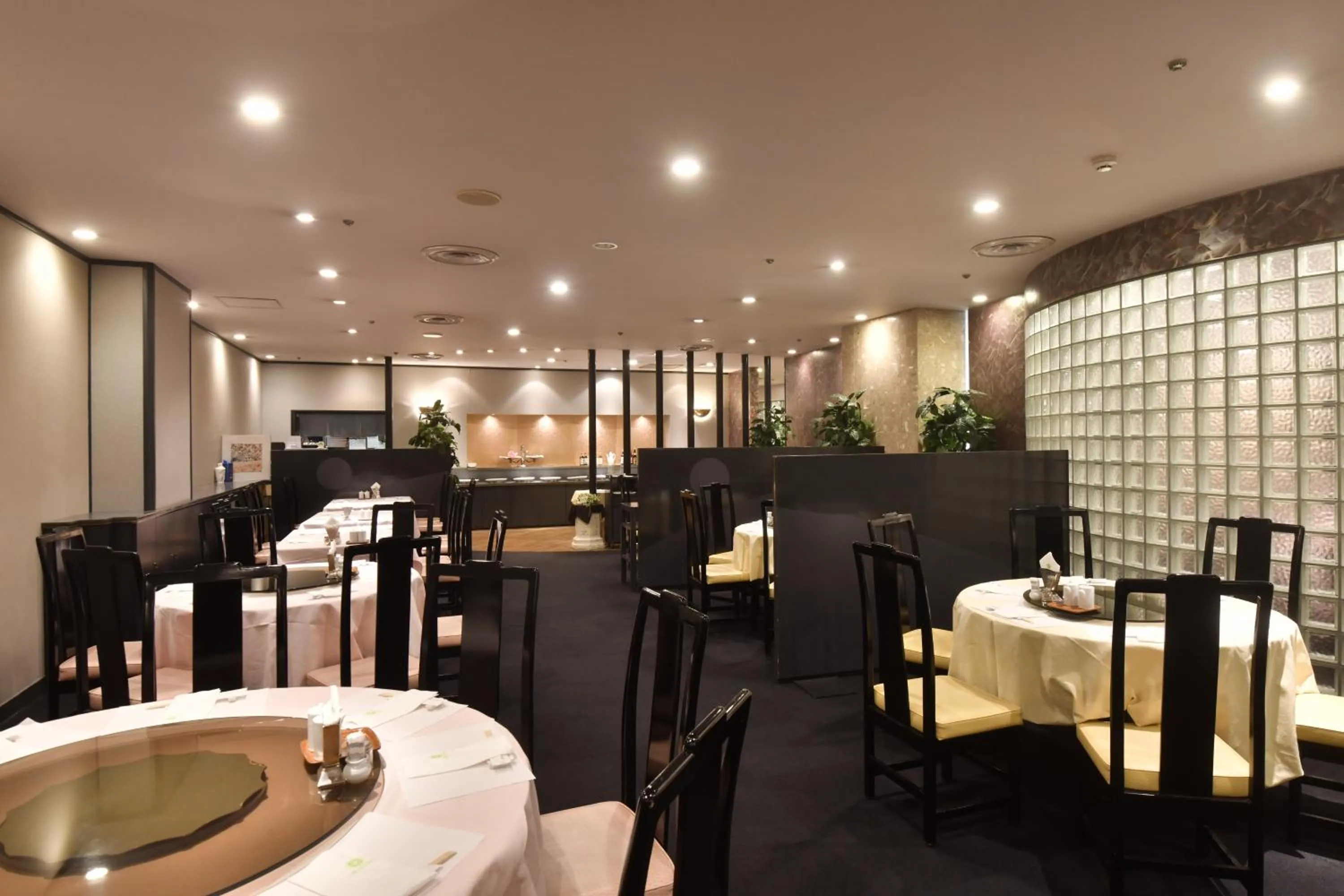 Restaurant/places to eat in Hotel New Otani Tottori
