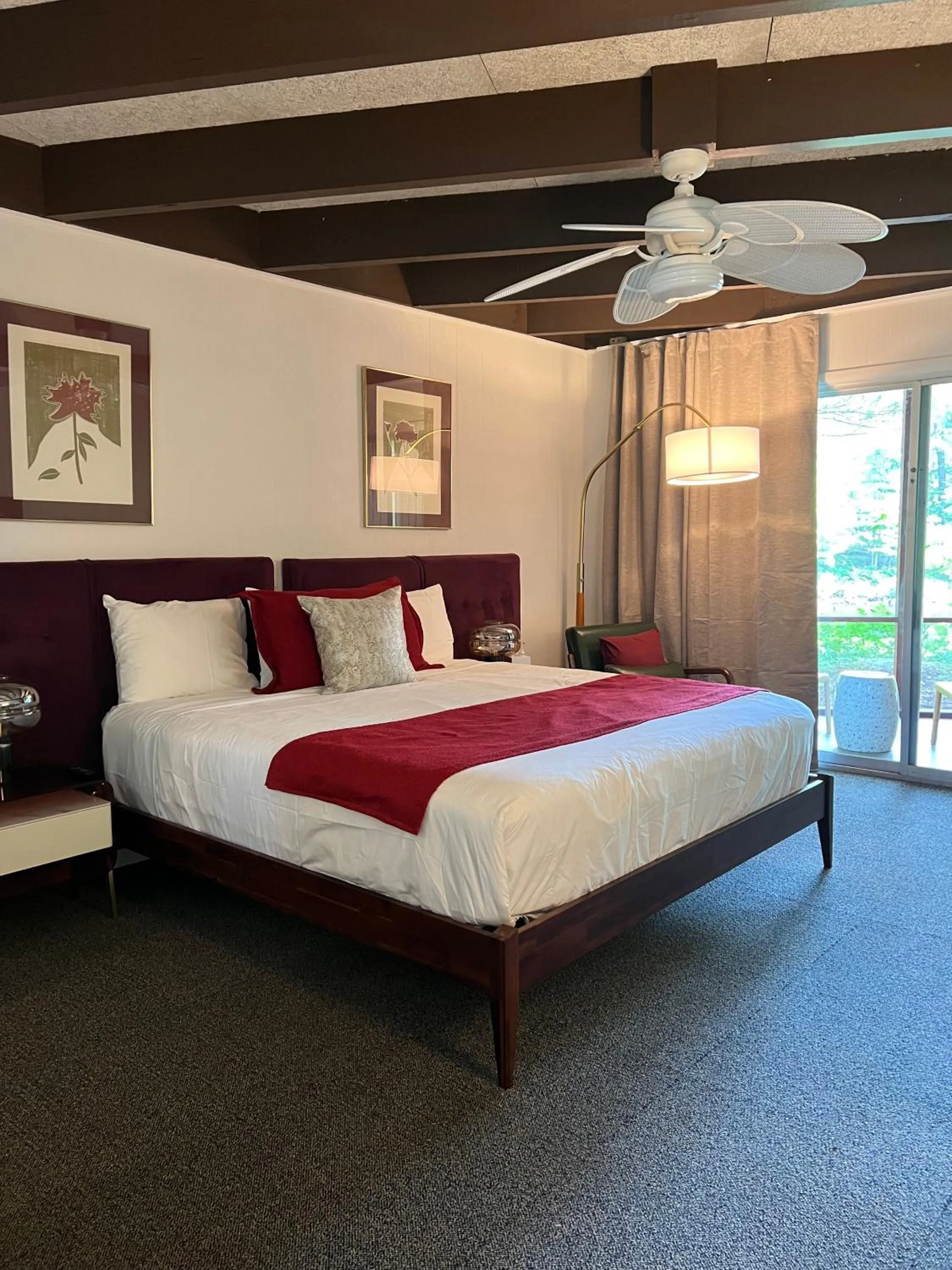 Bedroom, Bed in Motel Long Lake and Cottages