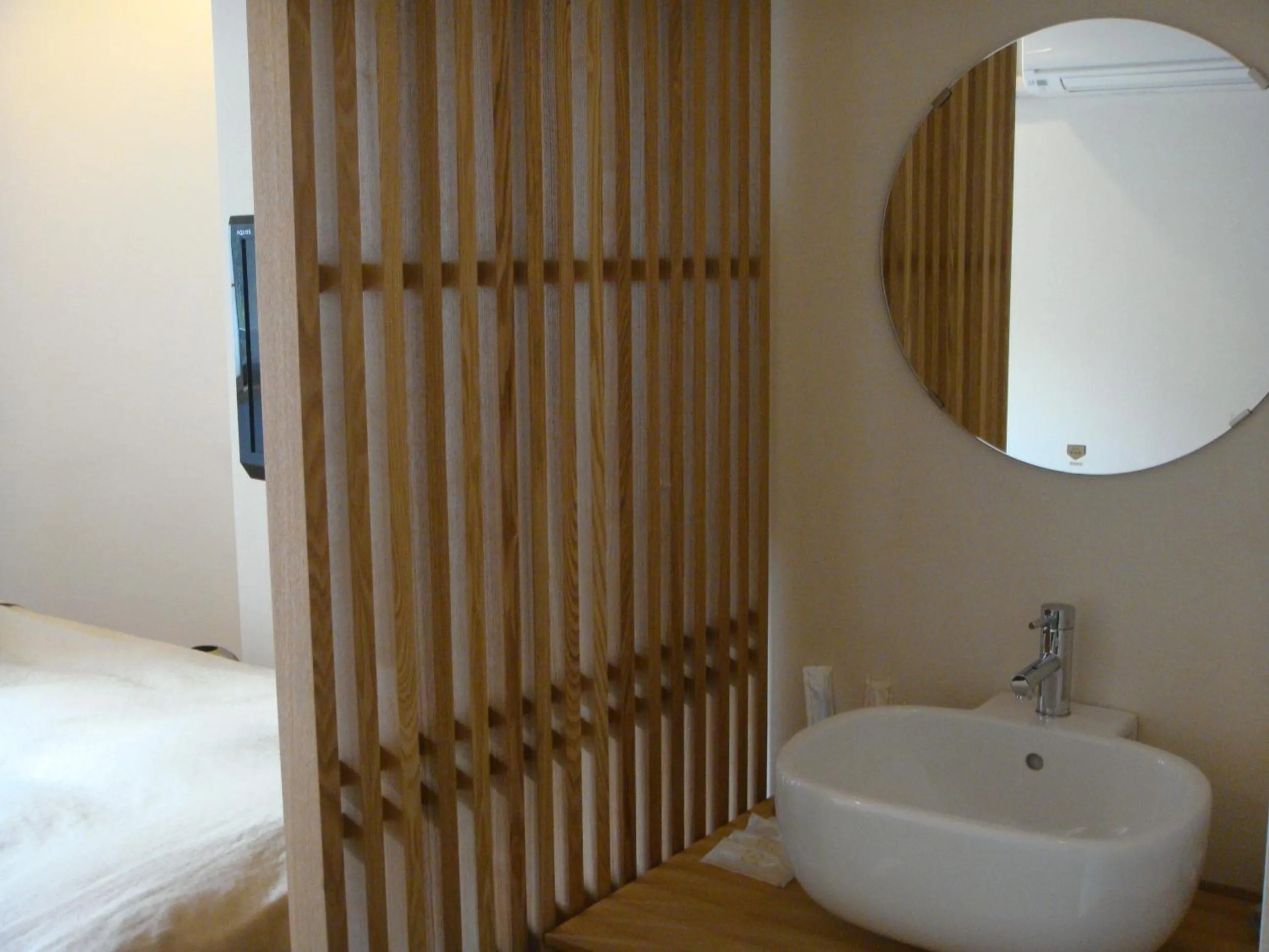 Bathroom, Bed in Mizuhasou