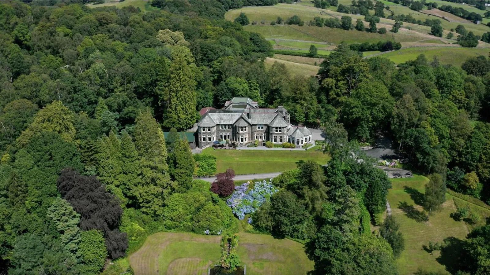 Property building in Merewood Country House Hotel