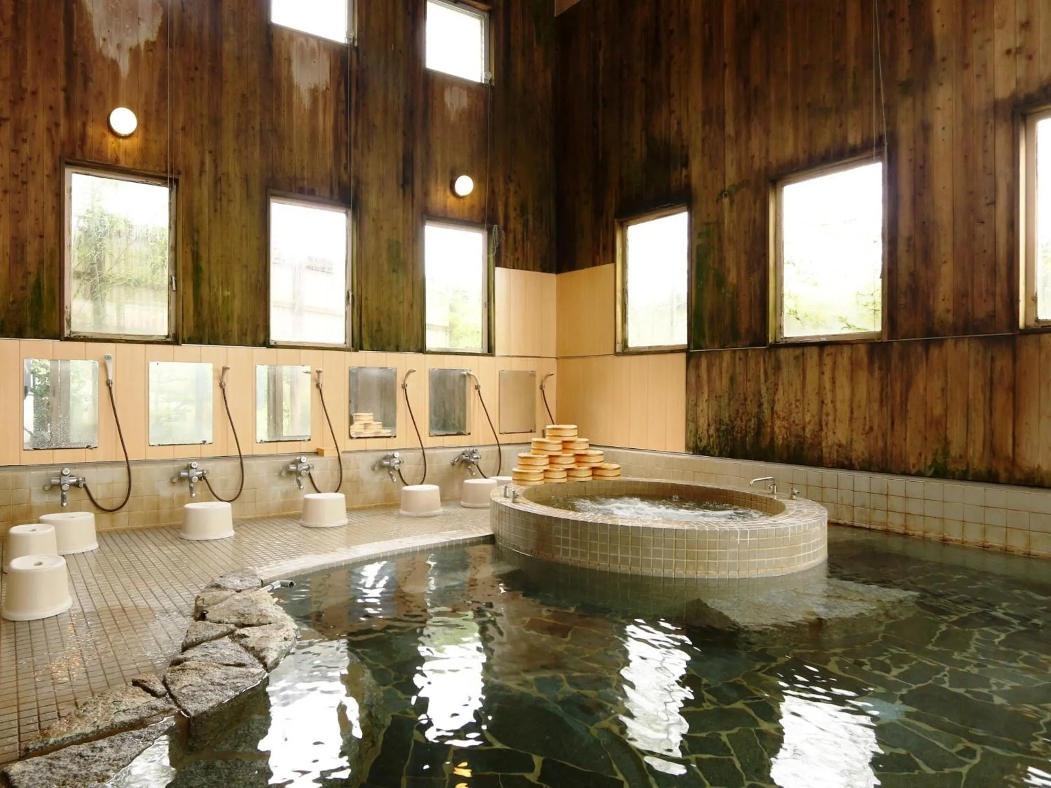 Hot Spring Bath in Ryokan Kamomeso