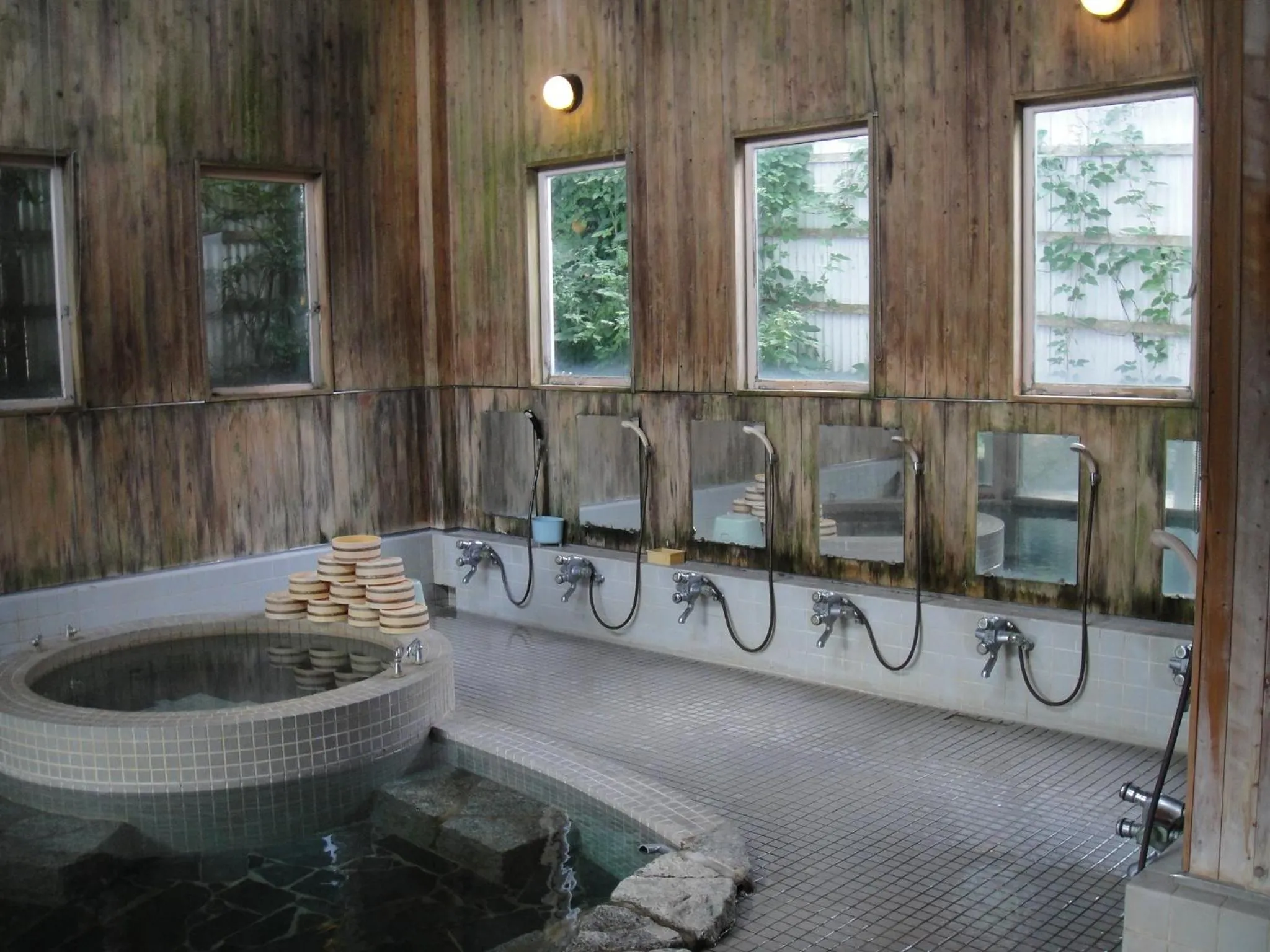 Hot Spring Bath in Ryokan Kamomeso