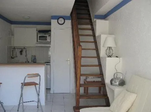 Kitchen or kitchenette in Croisette-Oasis