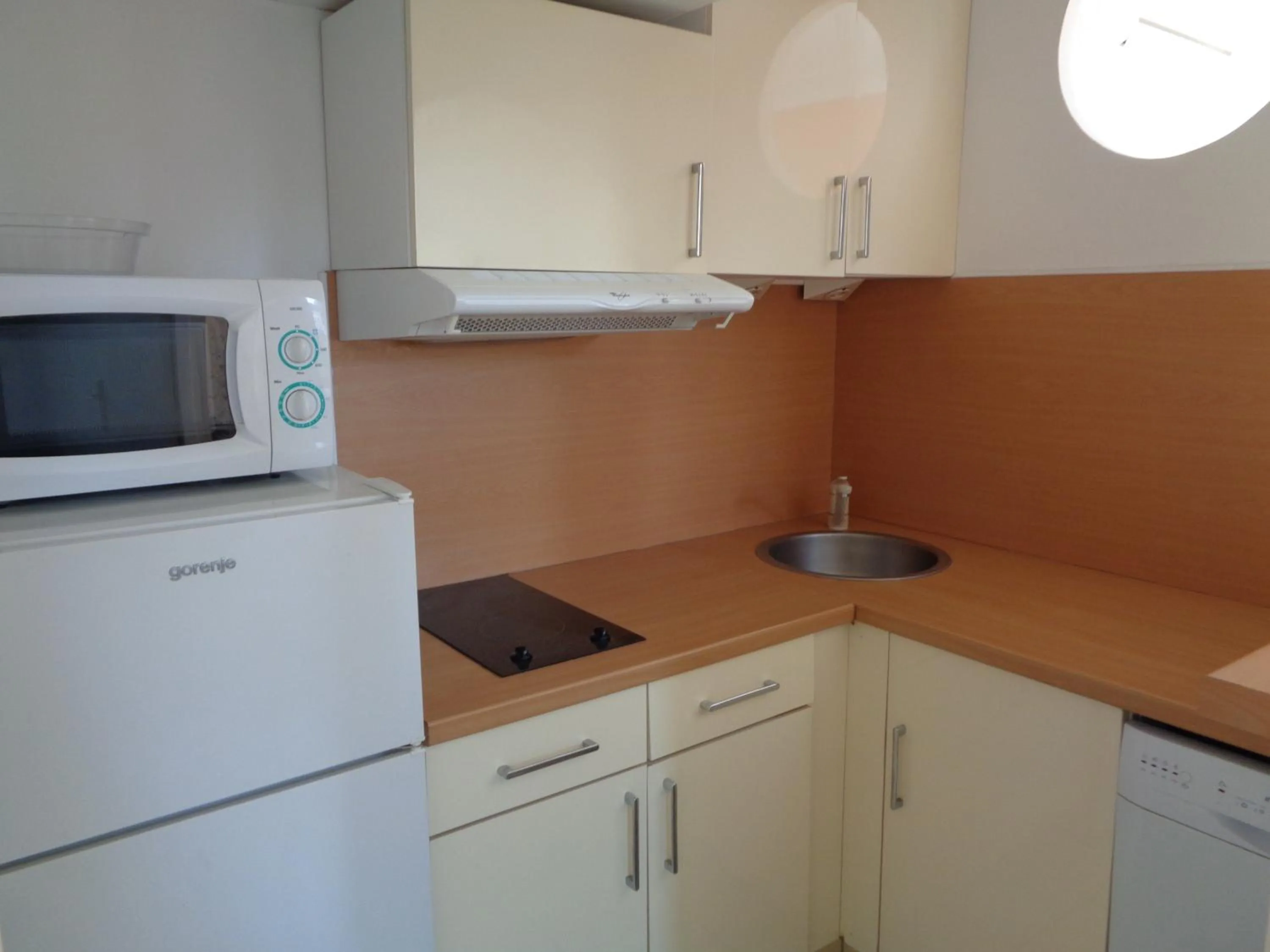 Kitchen or kitchenette in Croisette-Oasis