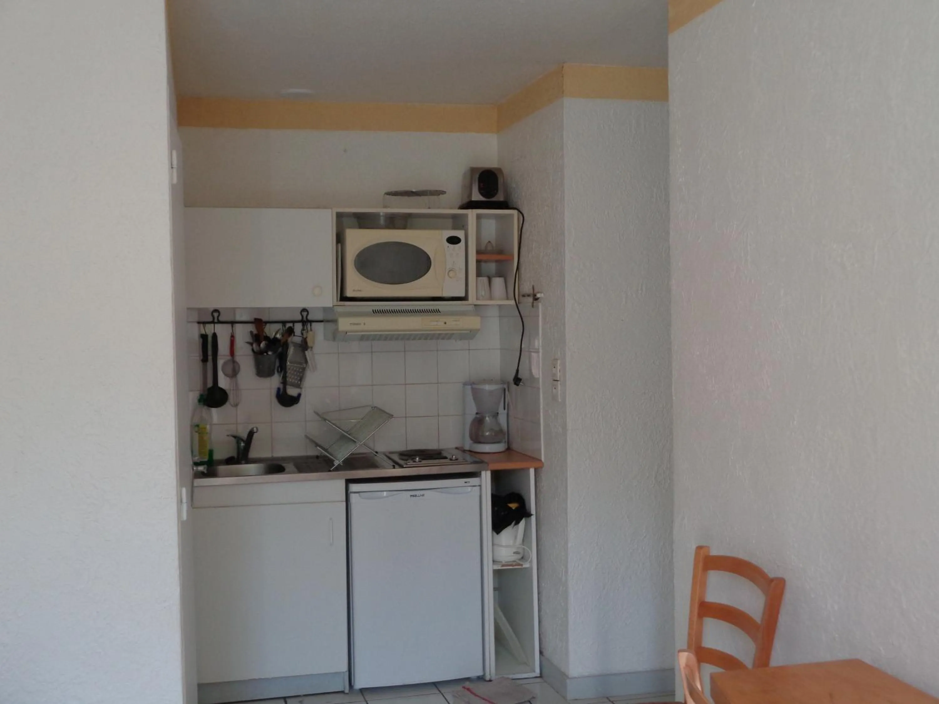 Kitchen or kitchenette in Croisette-Oasis