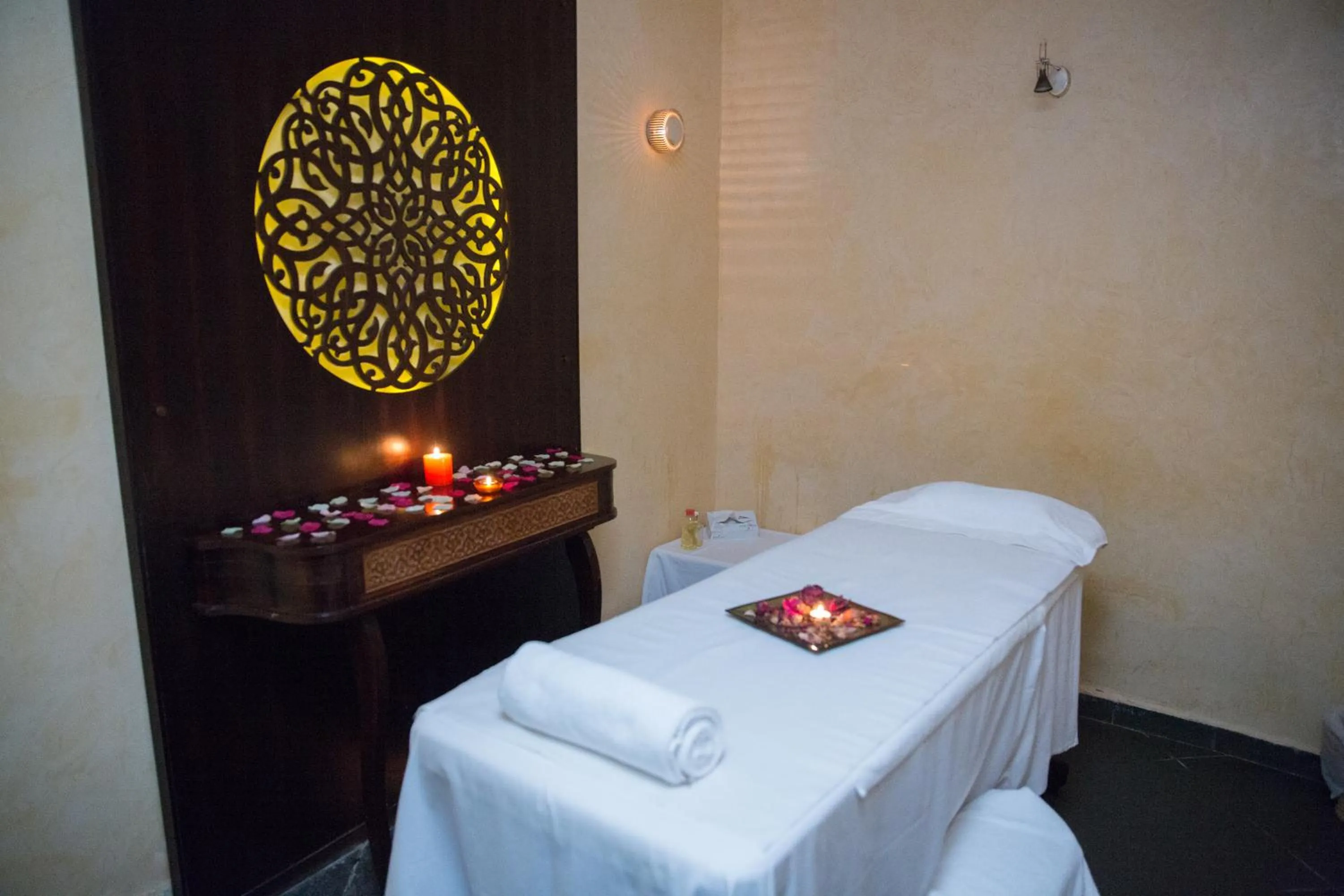 Massage in Royal Tulip Taj Sultan