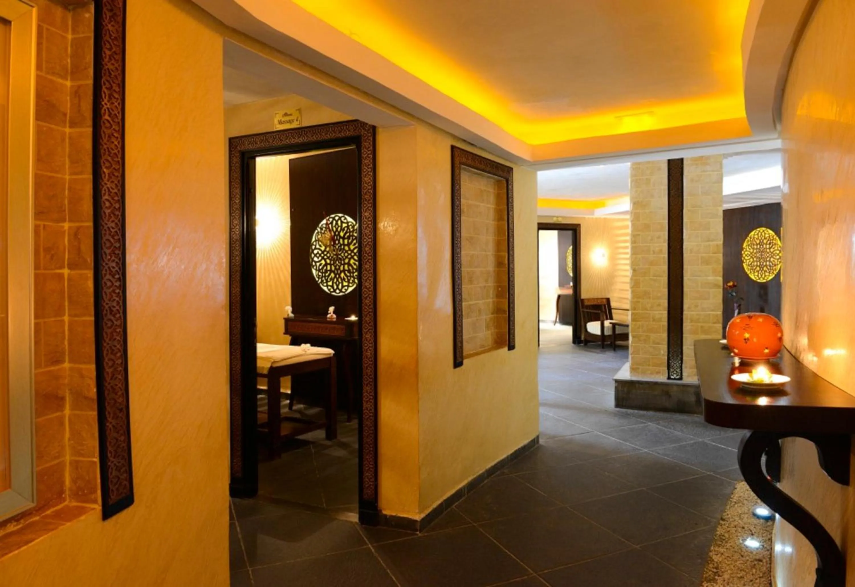 Spa and wellness centre/facilities in Royal Tulip Taj Sultan