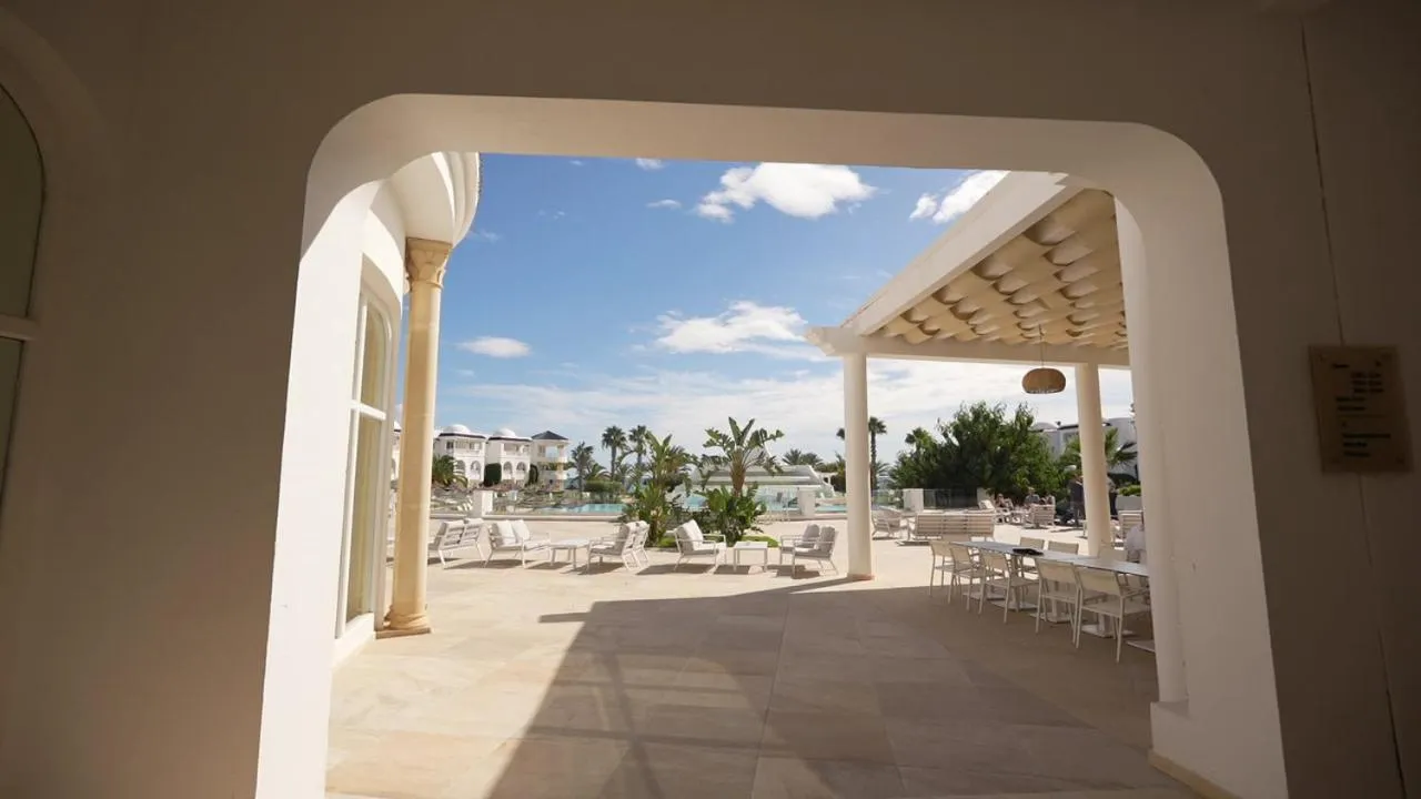 Royal Tulip Taj Sultan