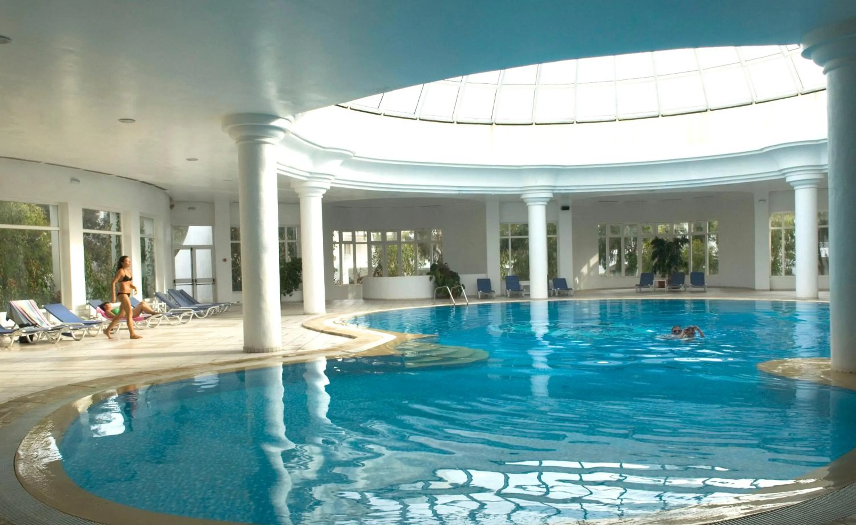 Swimming pool in Royal Tulip Taj Sultan