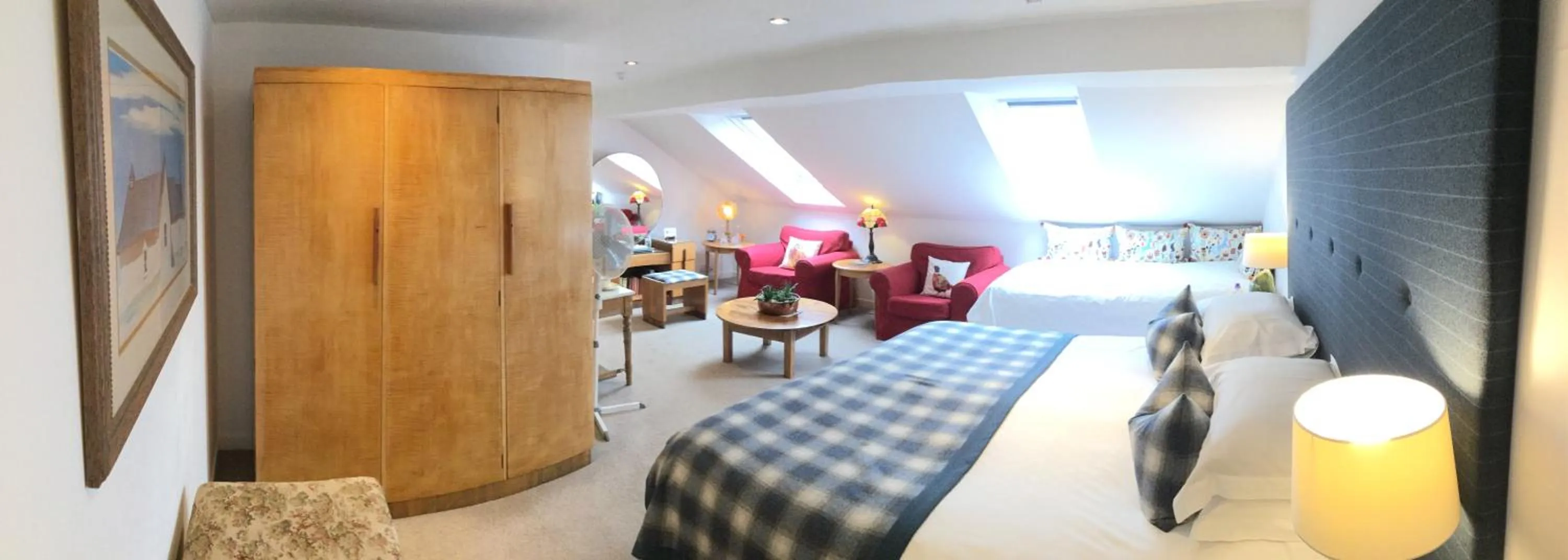 Photo of the whole room, Bed in The Townhouse