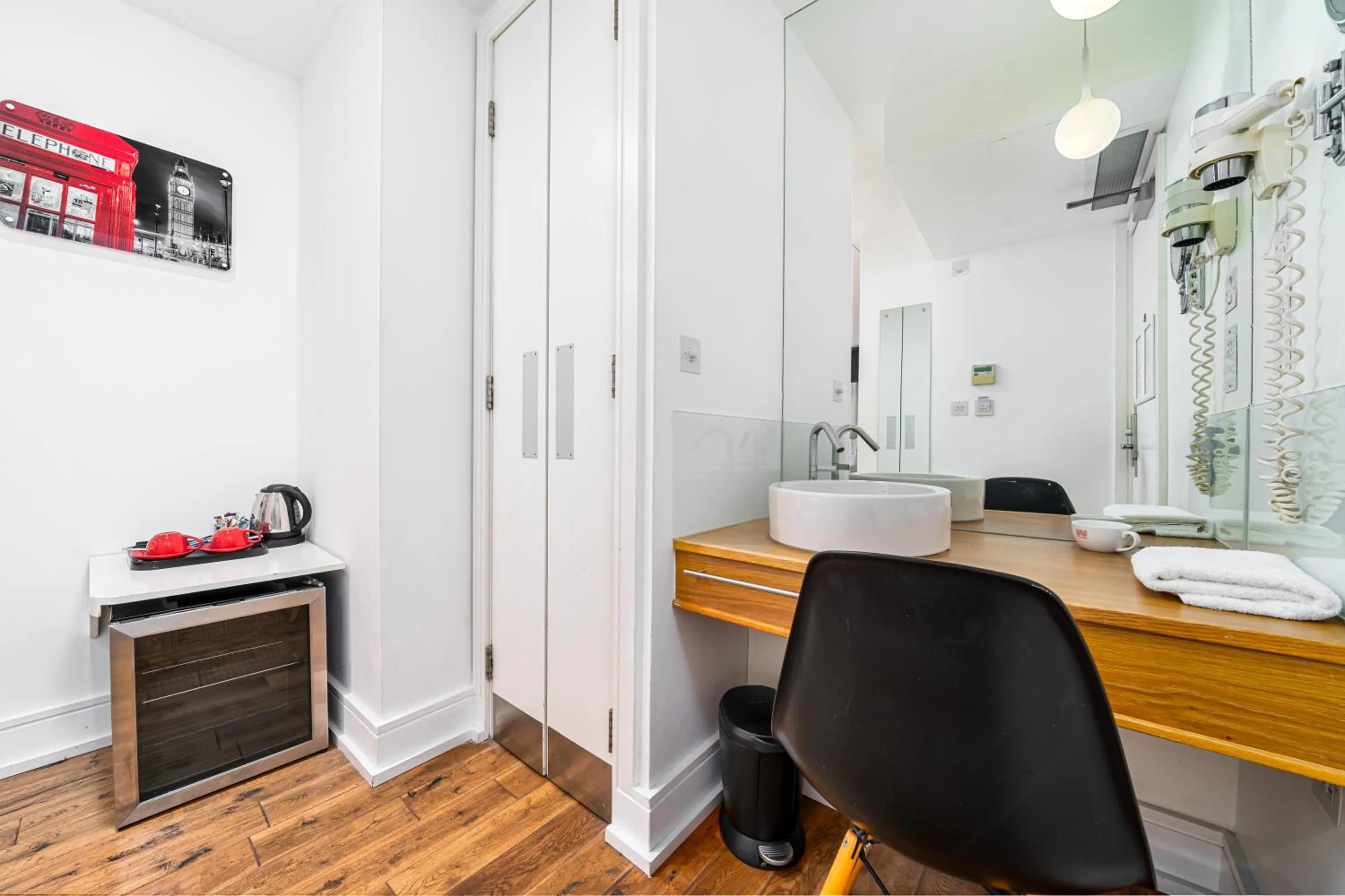 Coffee/tea facilities in The Whitechapel