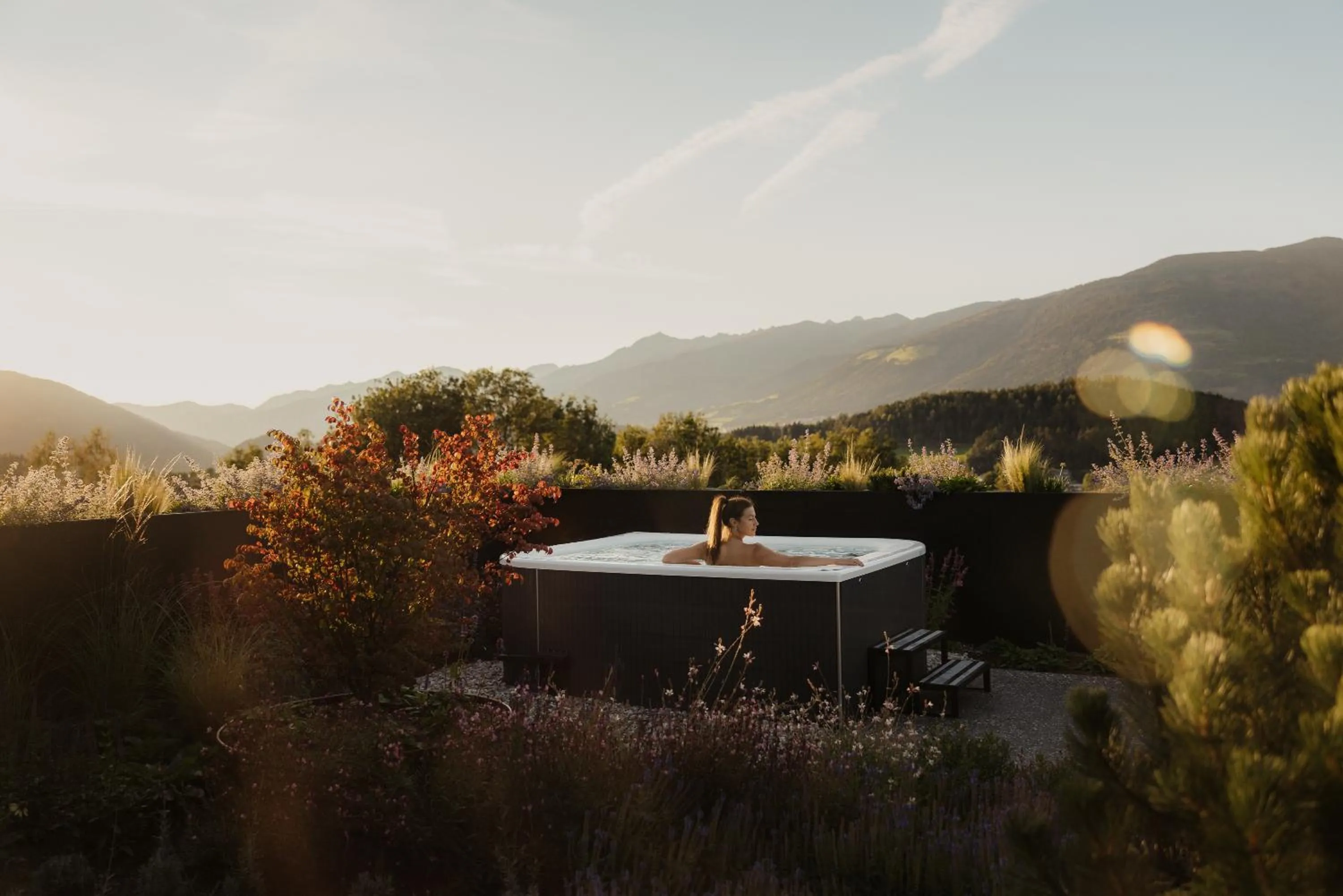 Hot Tub in Hotel B&B Feldmessner