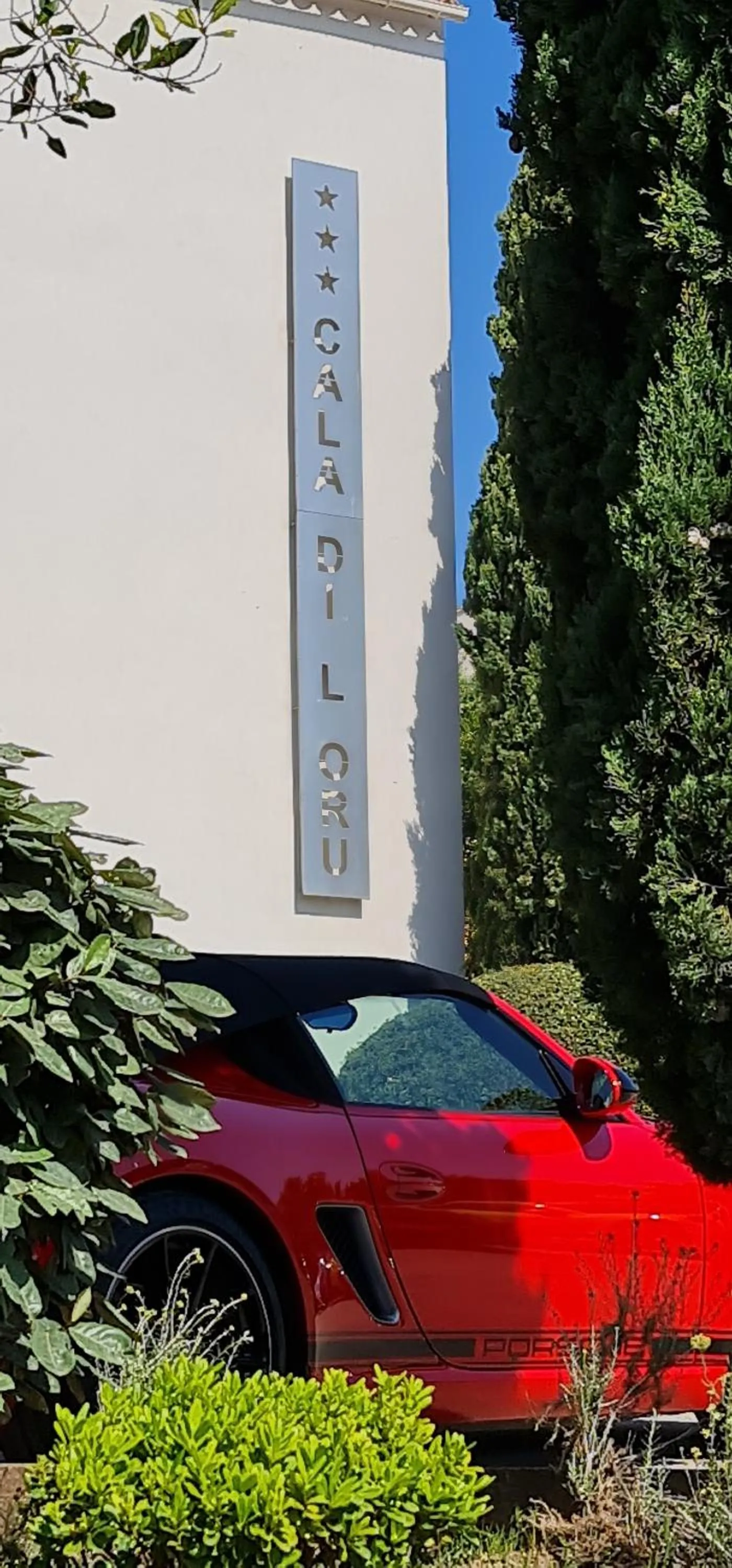 Parking in Hotel Cala di l'Oru