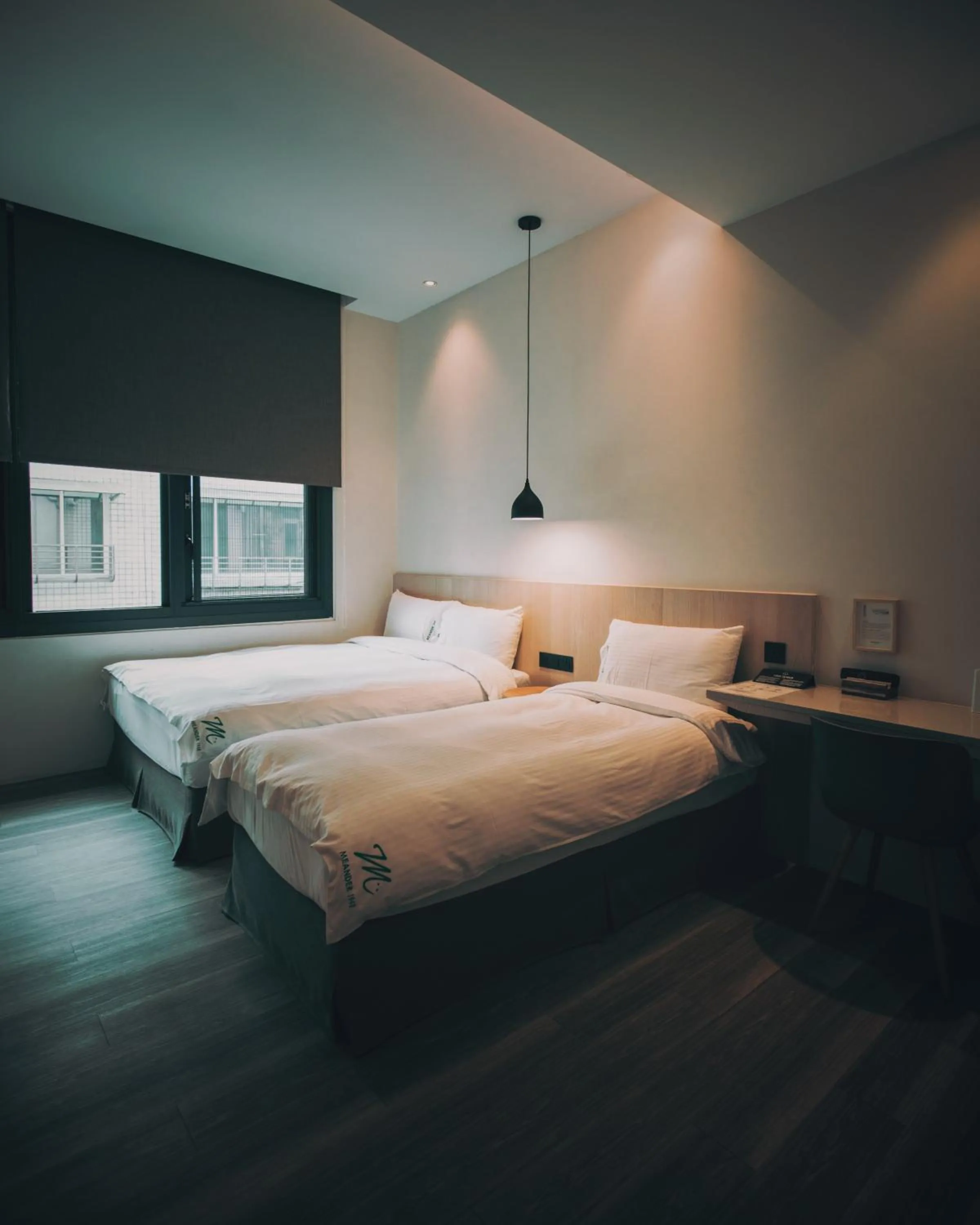 Photo of the whole room, Bed in Meander 1948