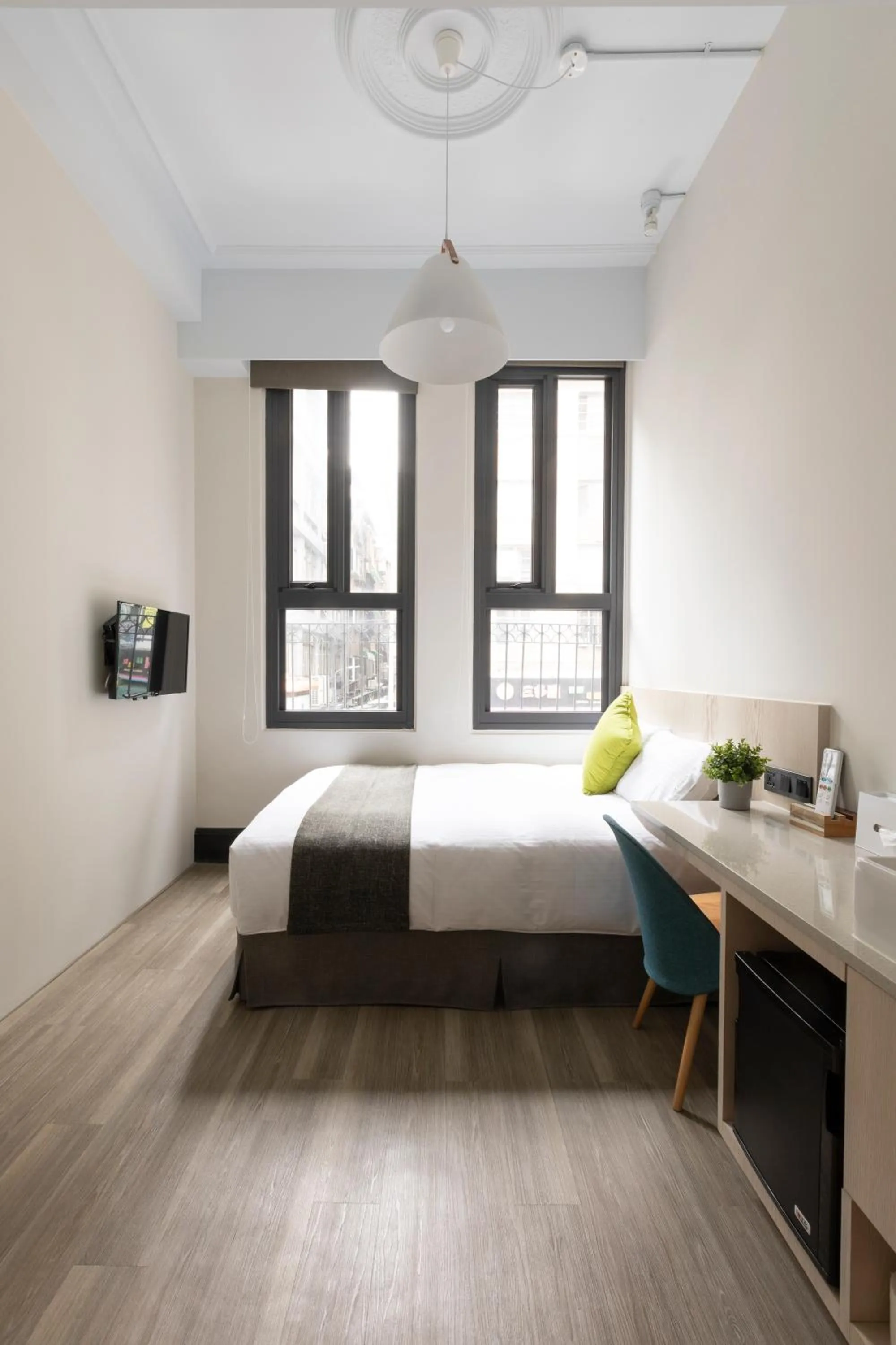 Photo of the whole room, Bed in Meander 1948