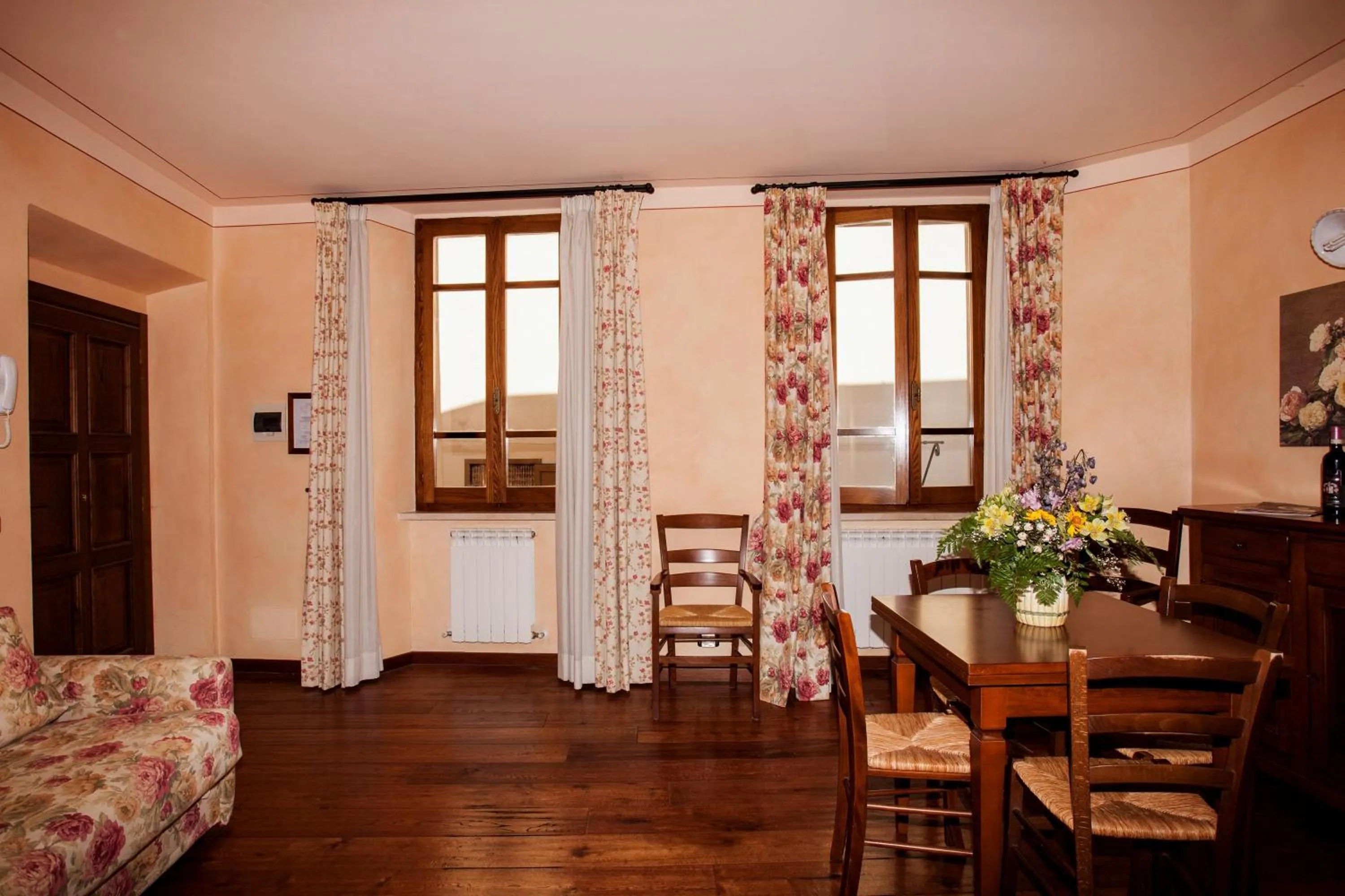 Living room, Dining Area in Residenza Palazzo Saloni
