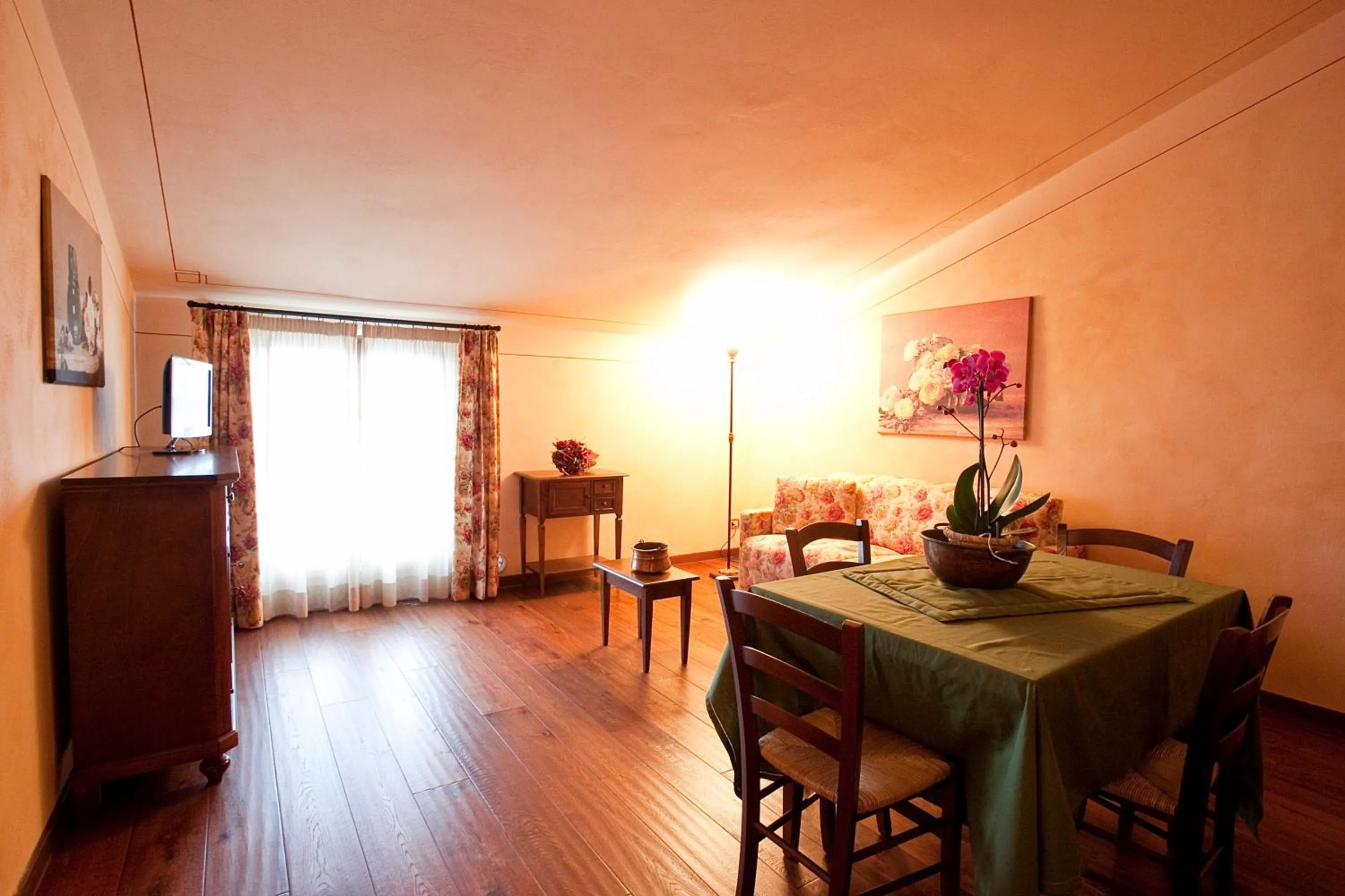 Living room, Dining Area in Residenza Palazzo Saloni