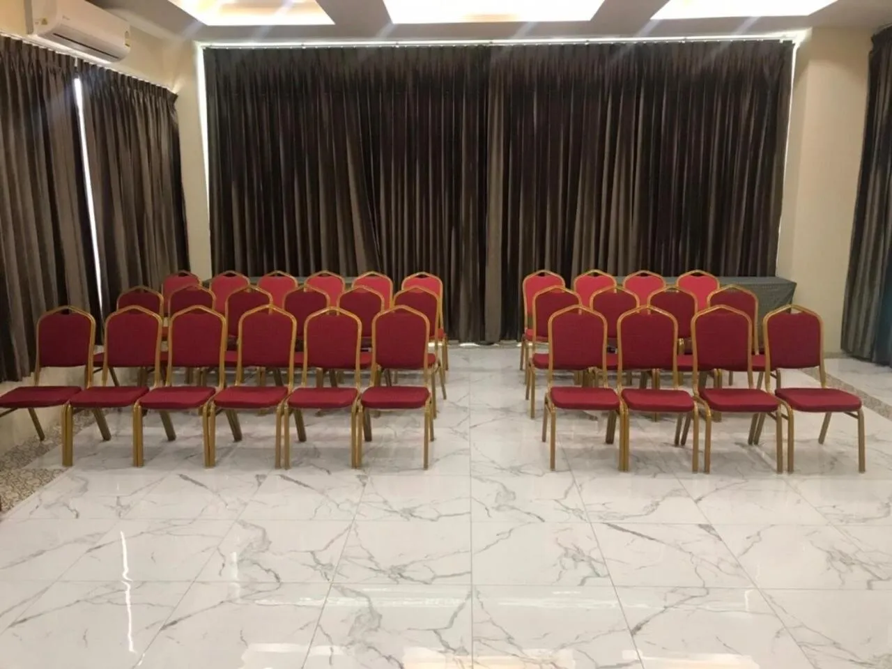 Business facilities in Pura Nakhon Hotel