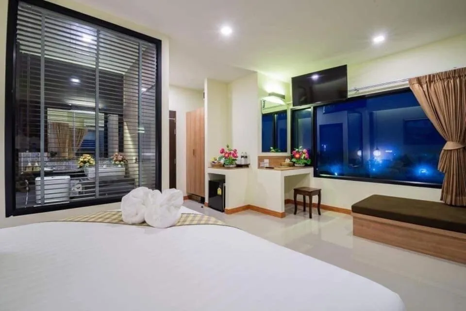 Bedroom, Bed in Pura Nakhon Hotel