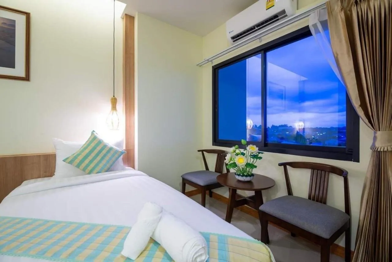 Bedroom, Bed in Pura Nakhon Hotel