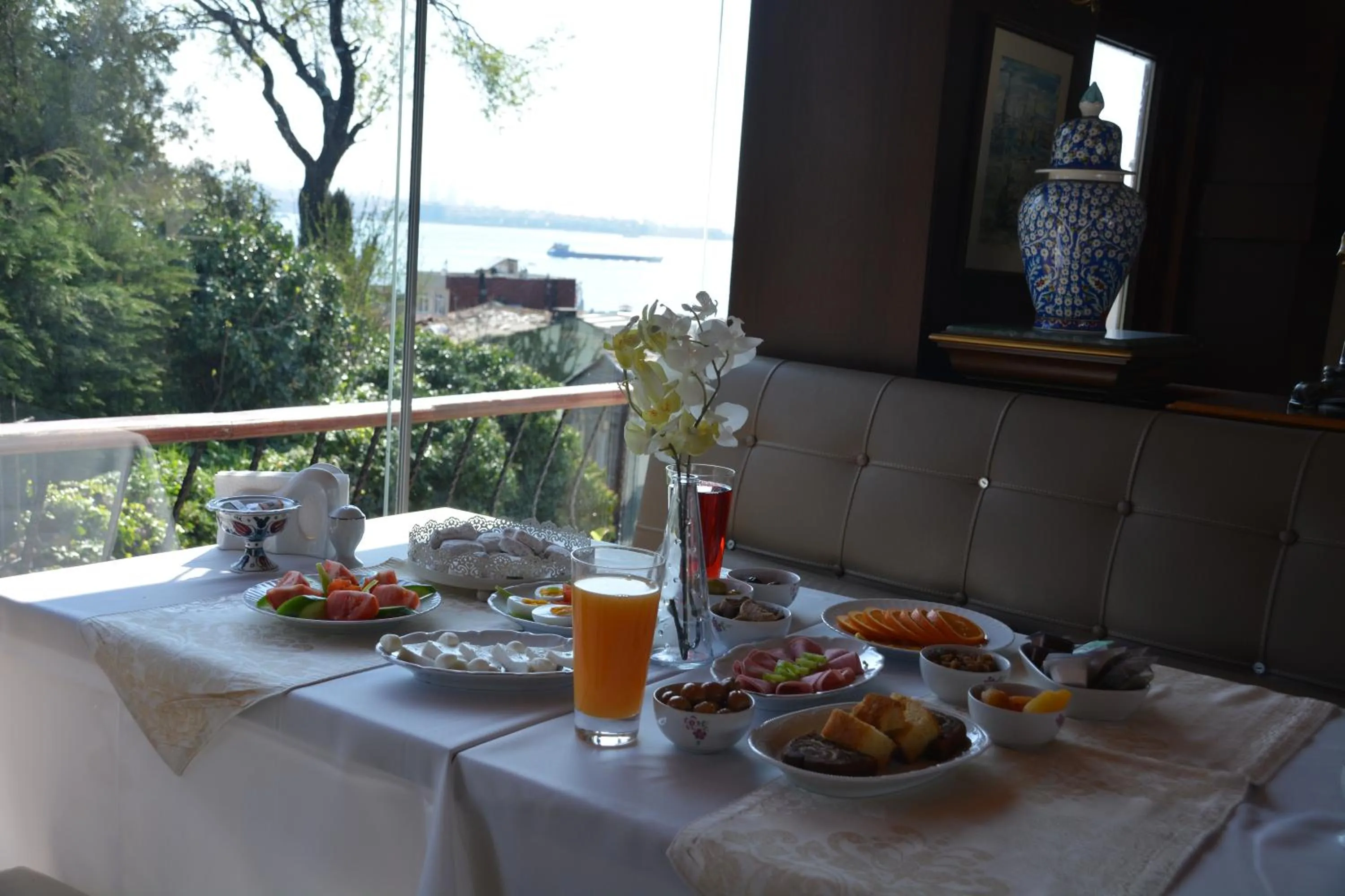Breakfast in Dilhayat Kalfa Hotel