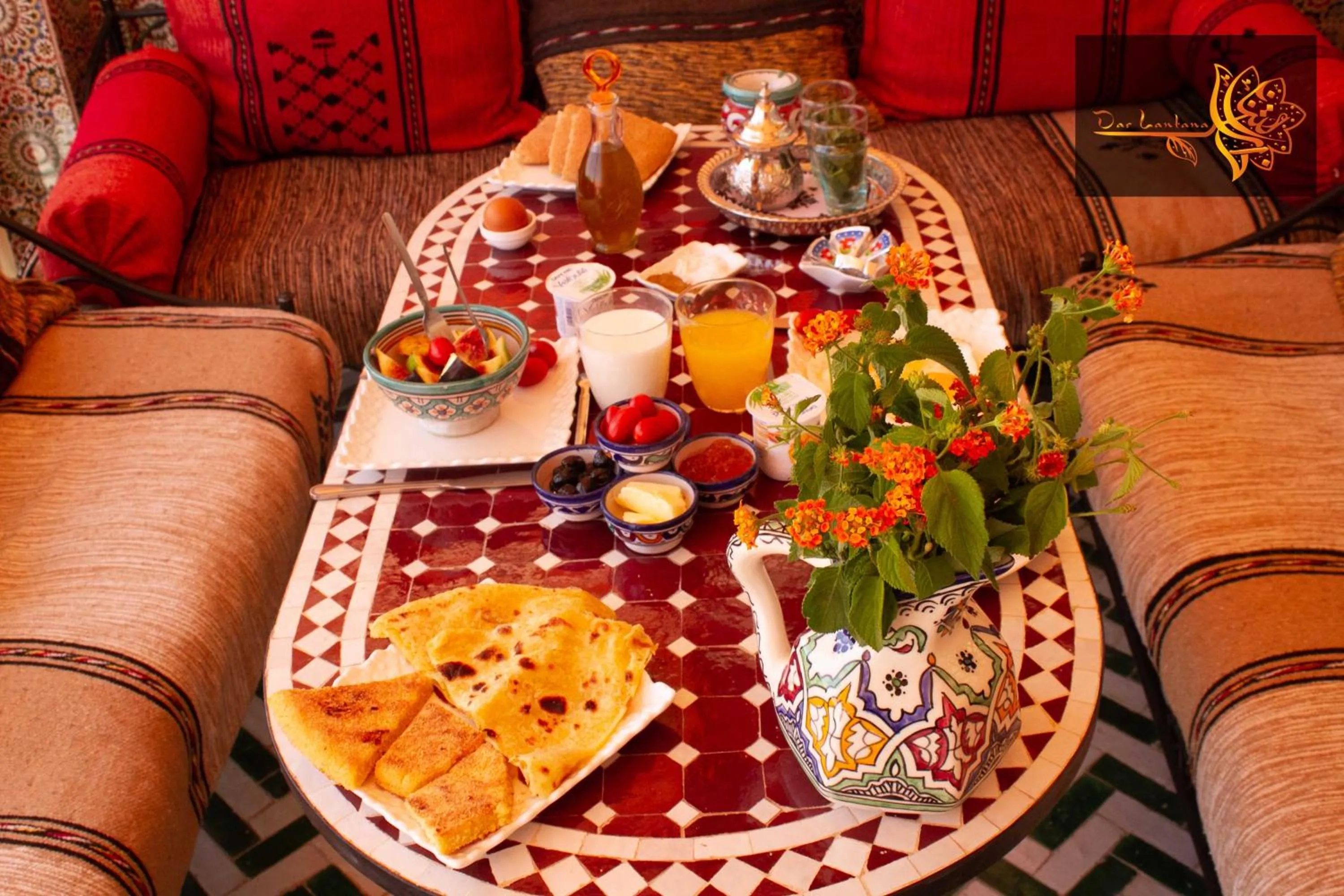 Dining area in Dar Lantana