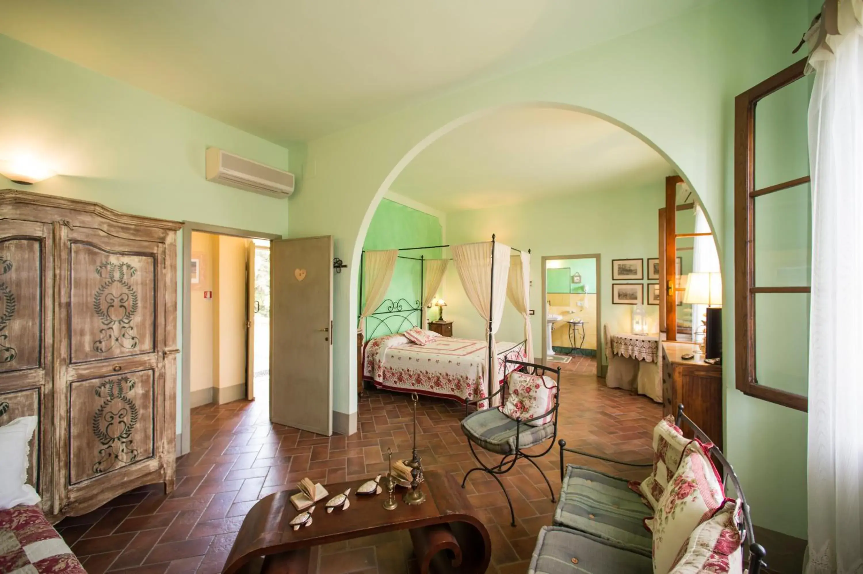 Junior Suite with Garden View in Hotel Annita Junior Suite with Garden View in Hotel Annita