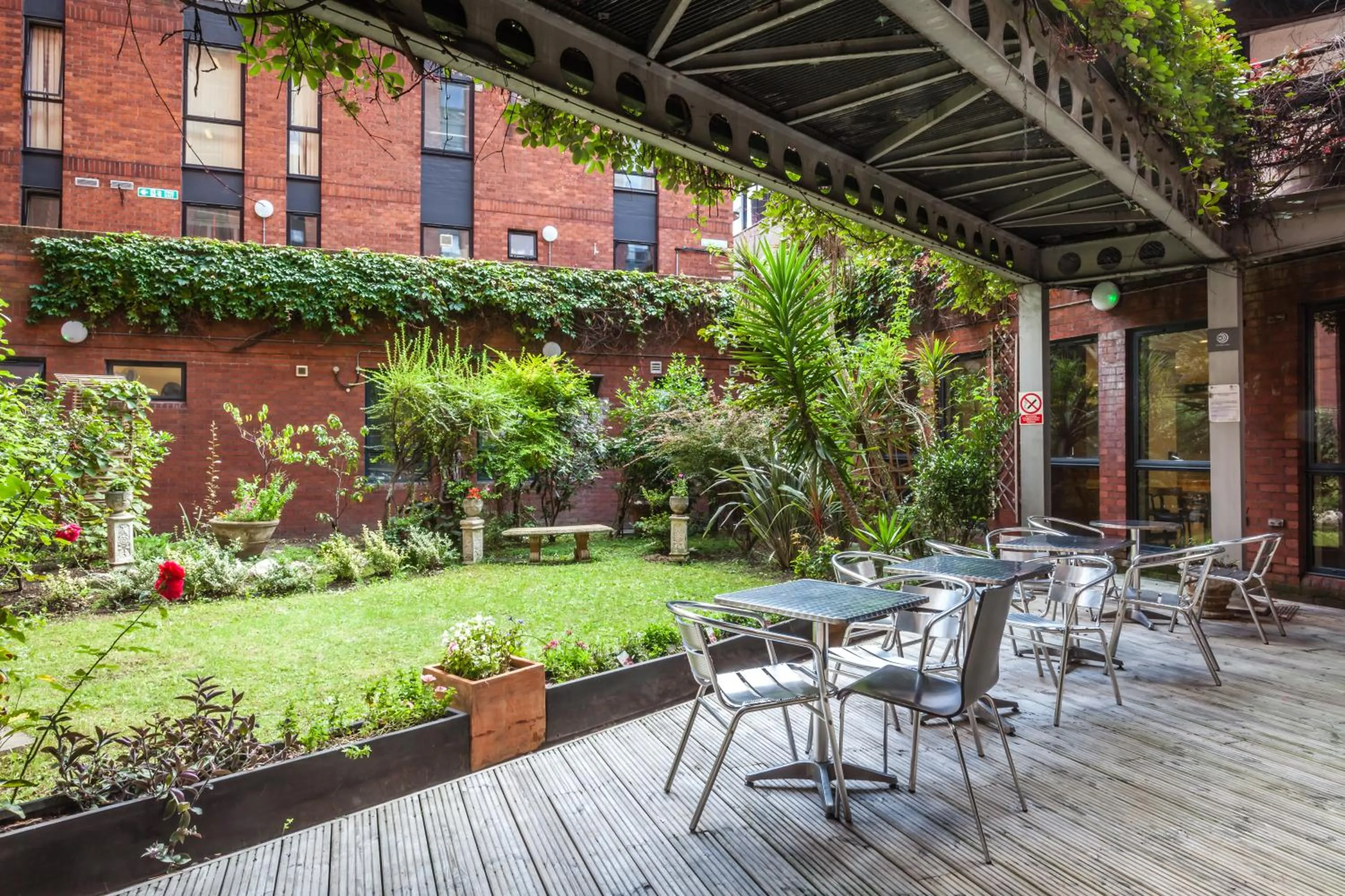 Garden in LSE Rosebery Hall