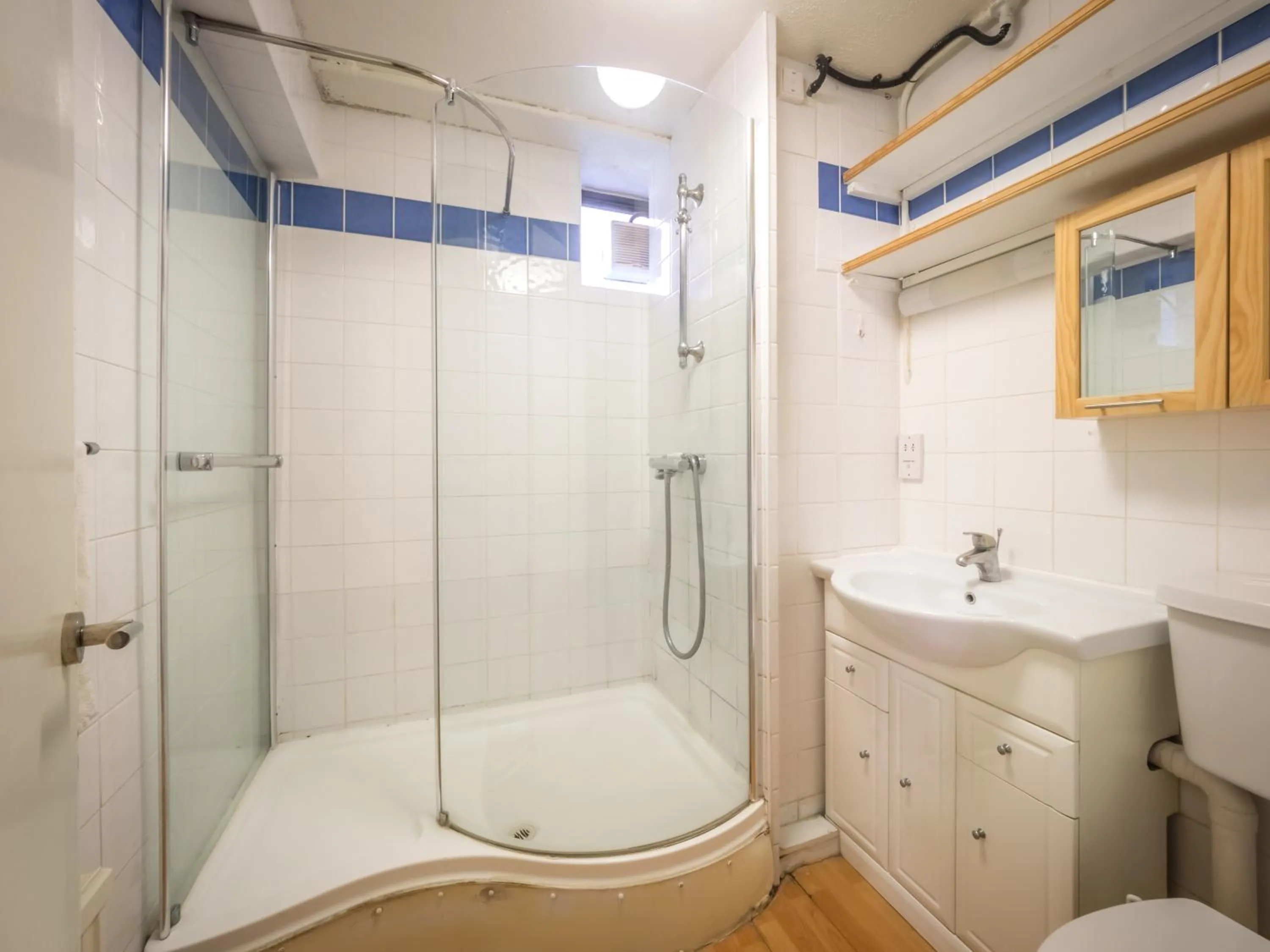 Bathroom in LSE Rosebery Hall