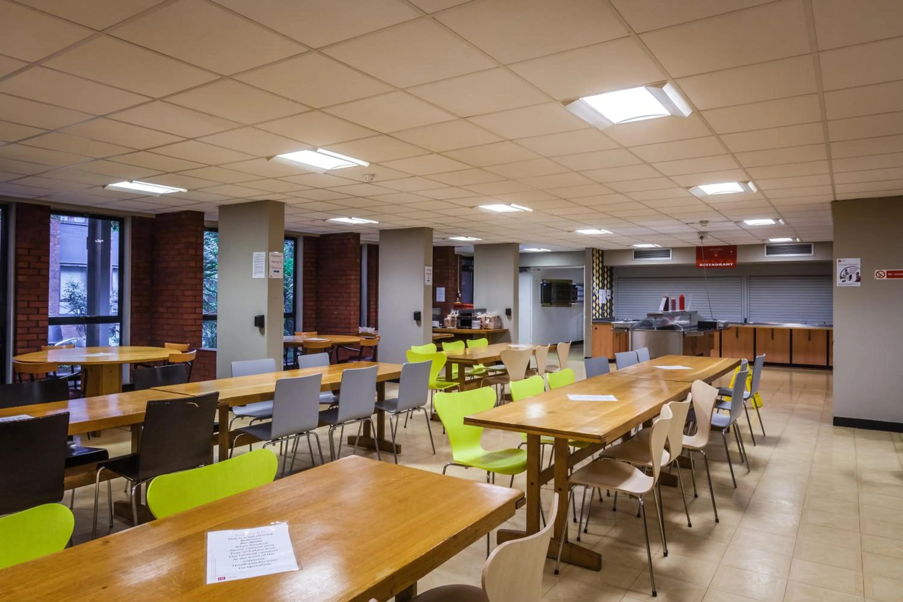 Restaurant/places to eat in LSE Rosebery Hall