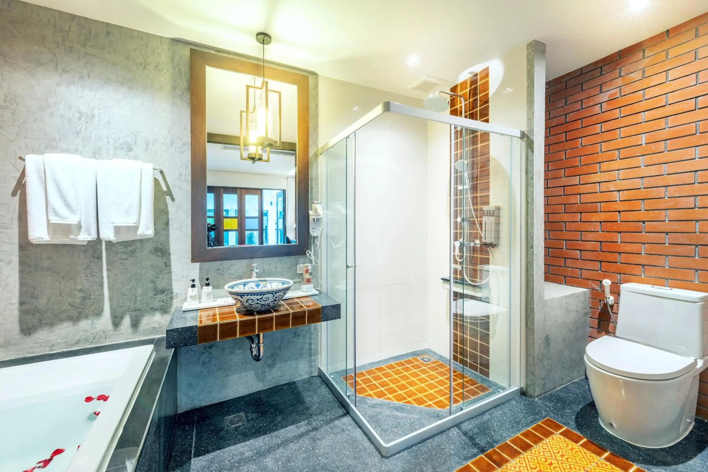 Bathroom in Monkham Village Hat Yai