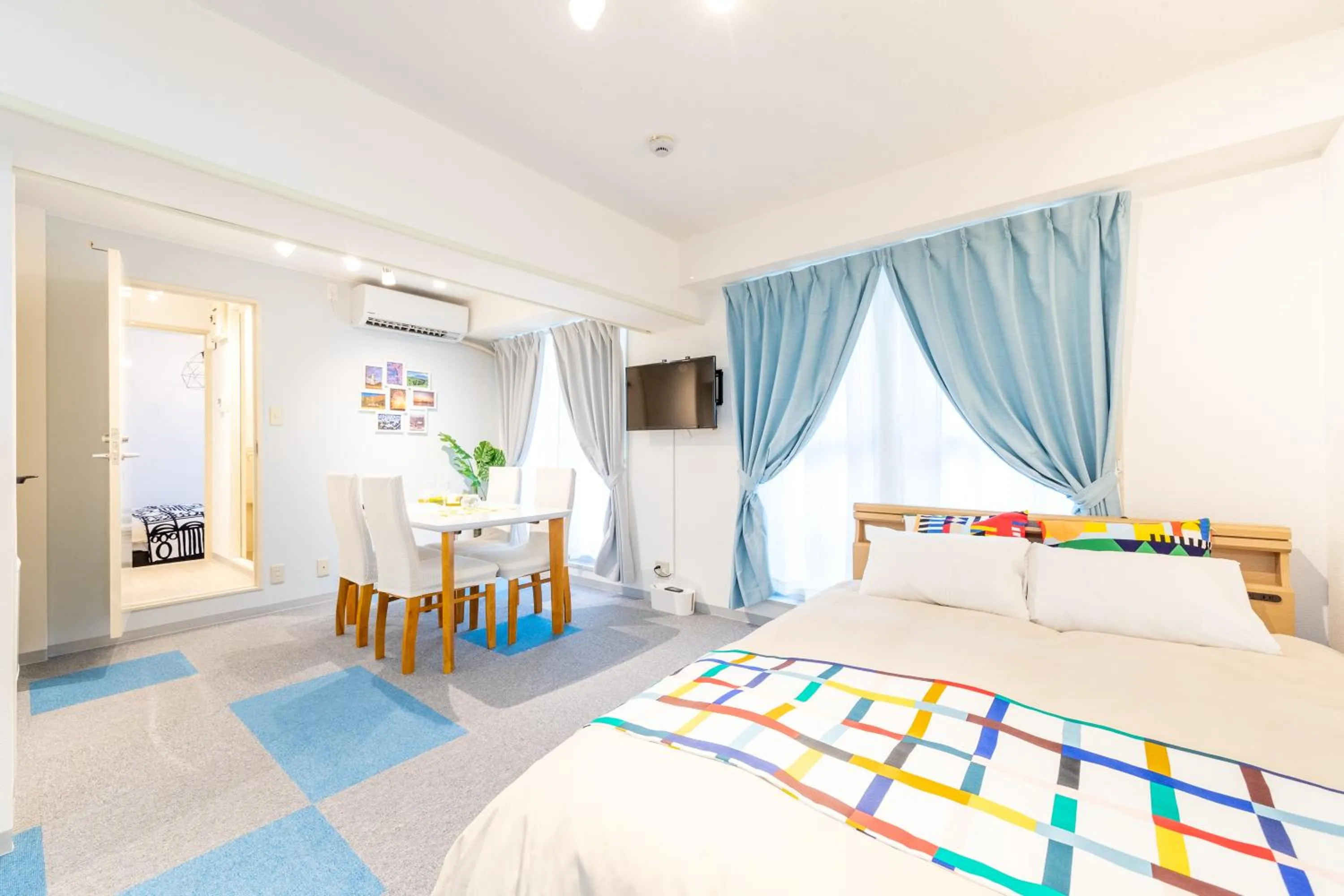 Photo of the whole room, Bed in KIKU'S Room