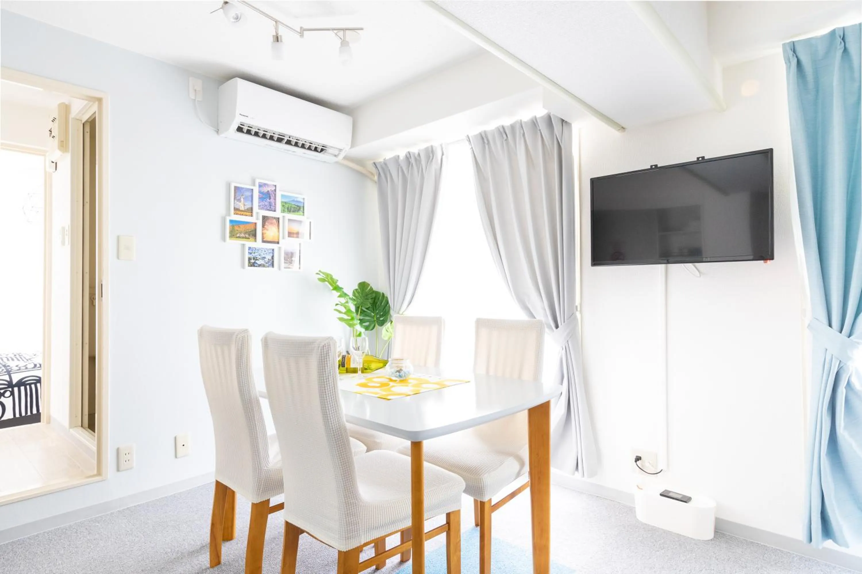 Dining area in KIKU'S Room