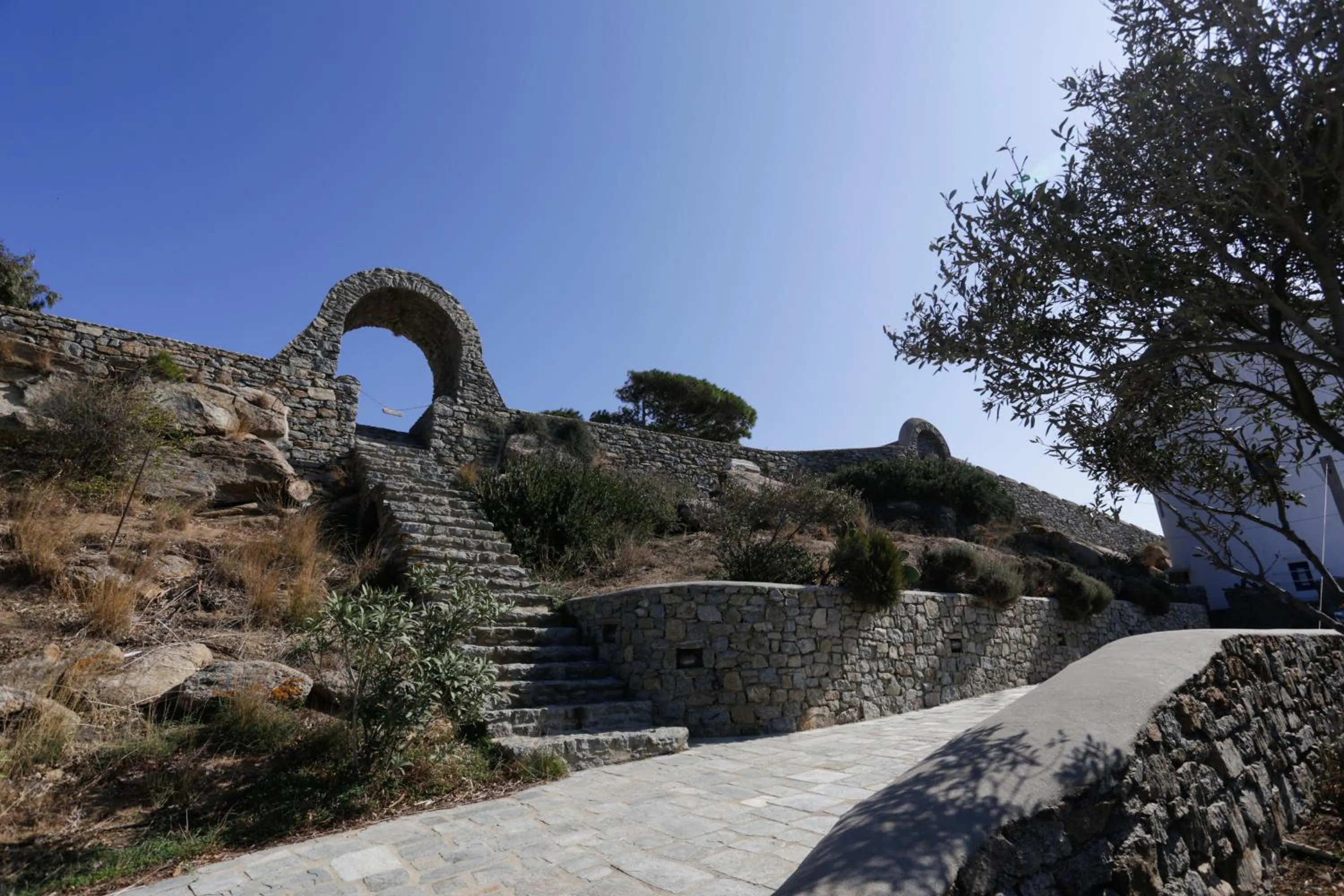 Property building in Castle Panigirakis
