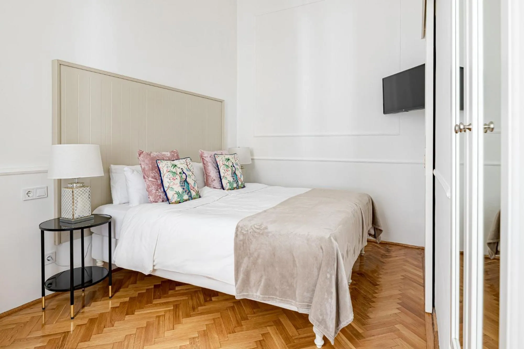 Bed in Beletage-Boutique Hotel