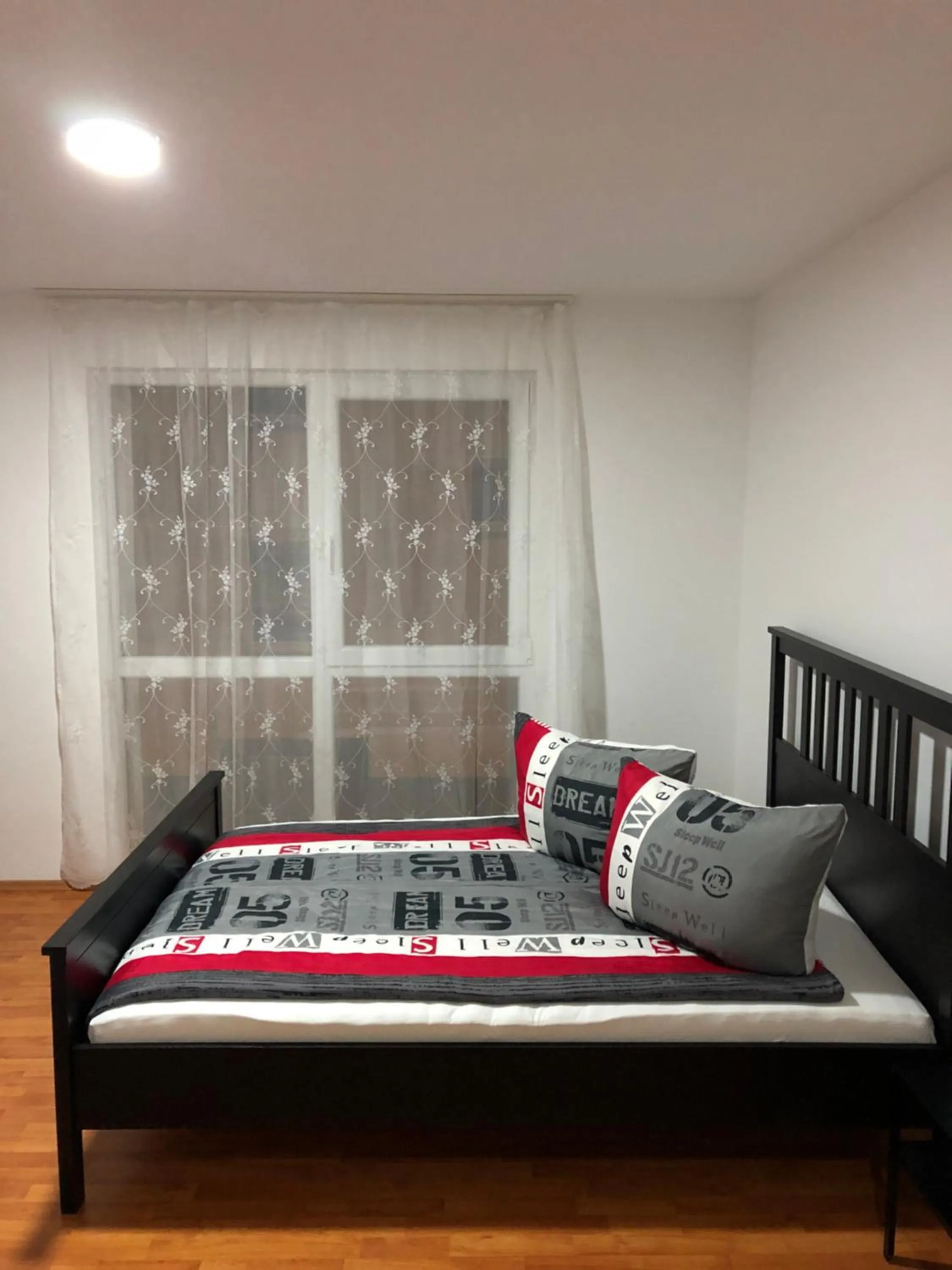 Property building in Apartment 4 Rent