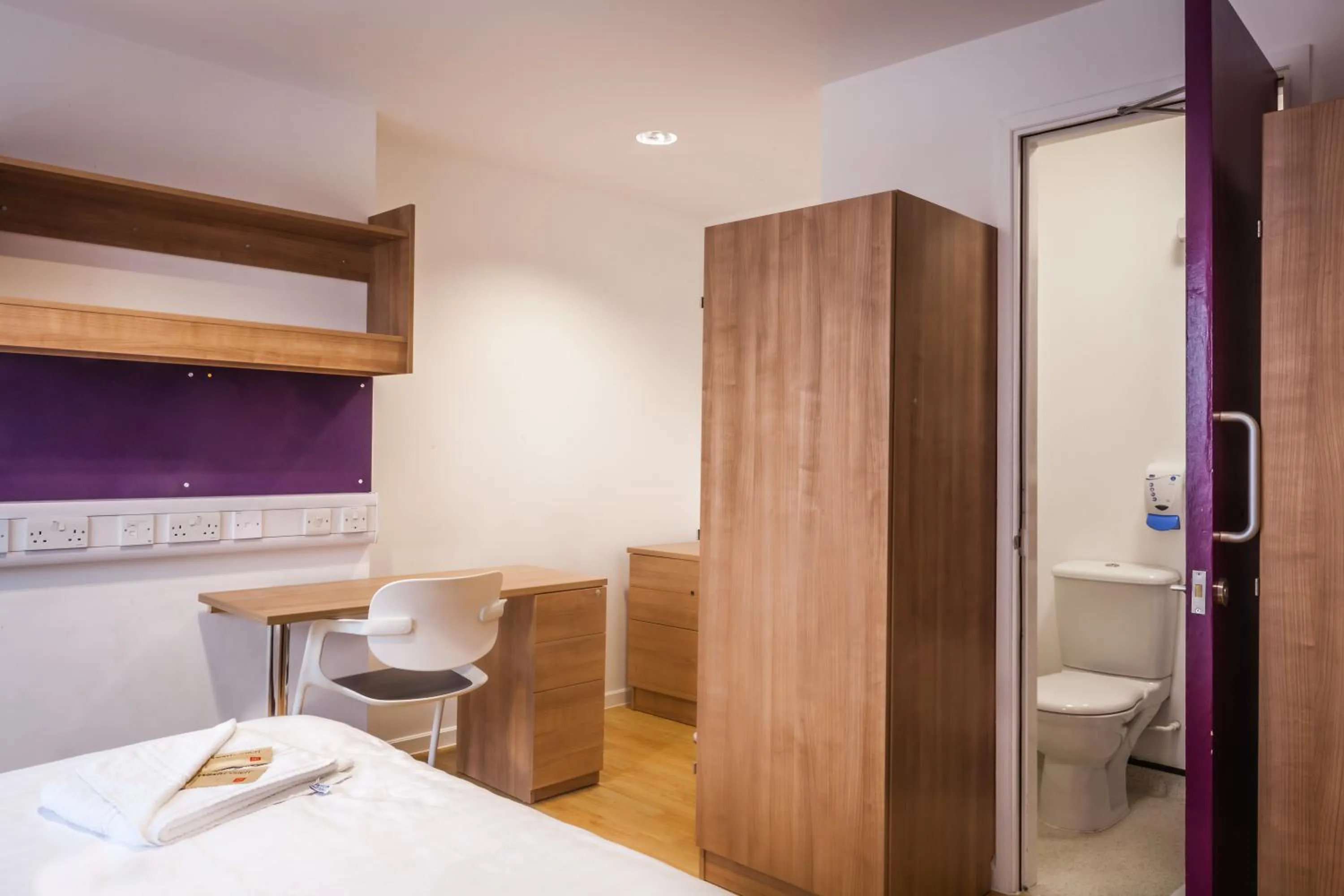 Bed in LSE High Holborn