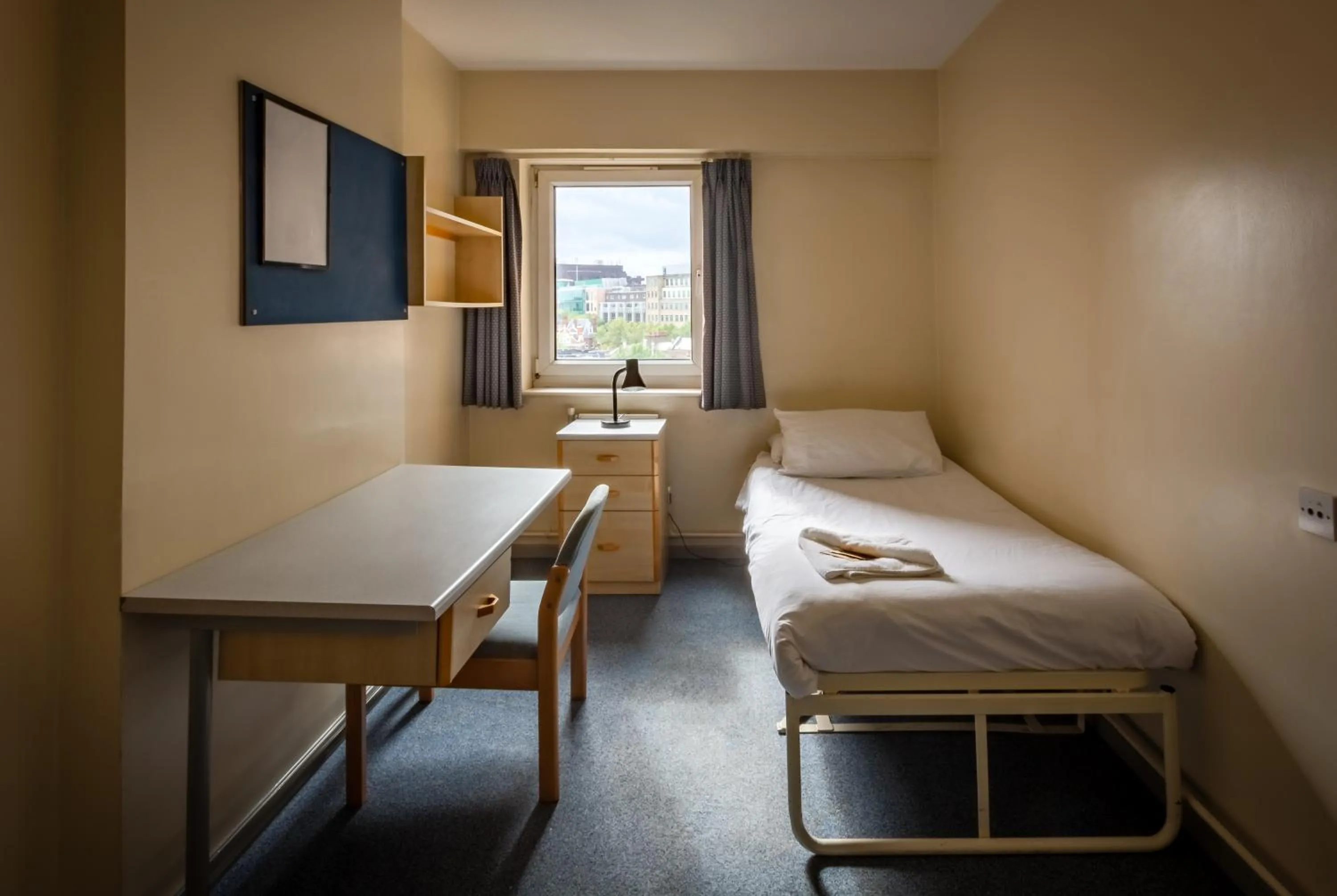 Bed in LSE High Holborn