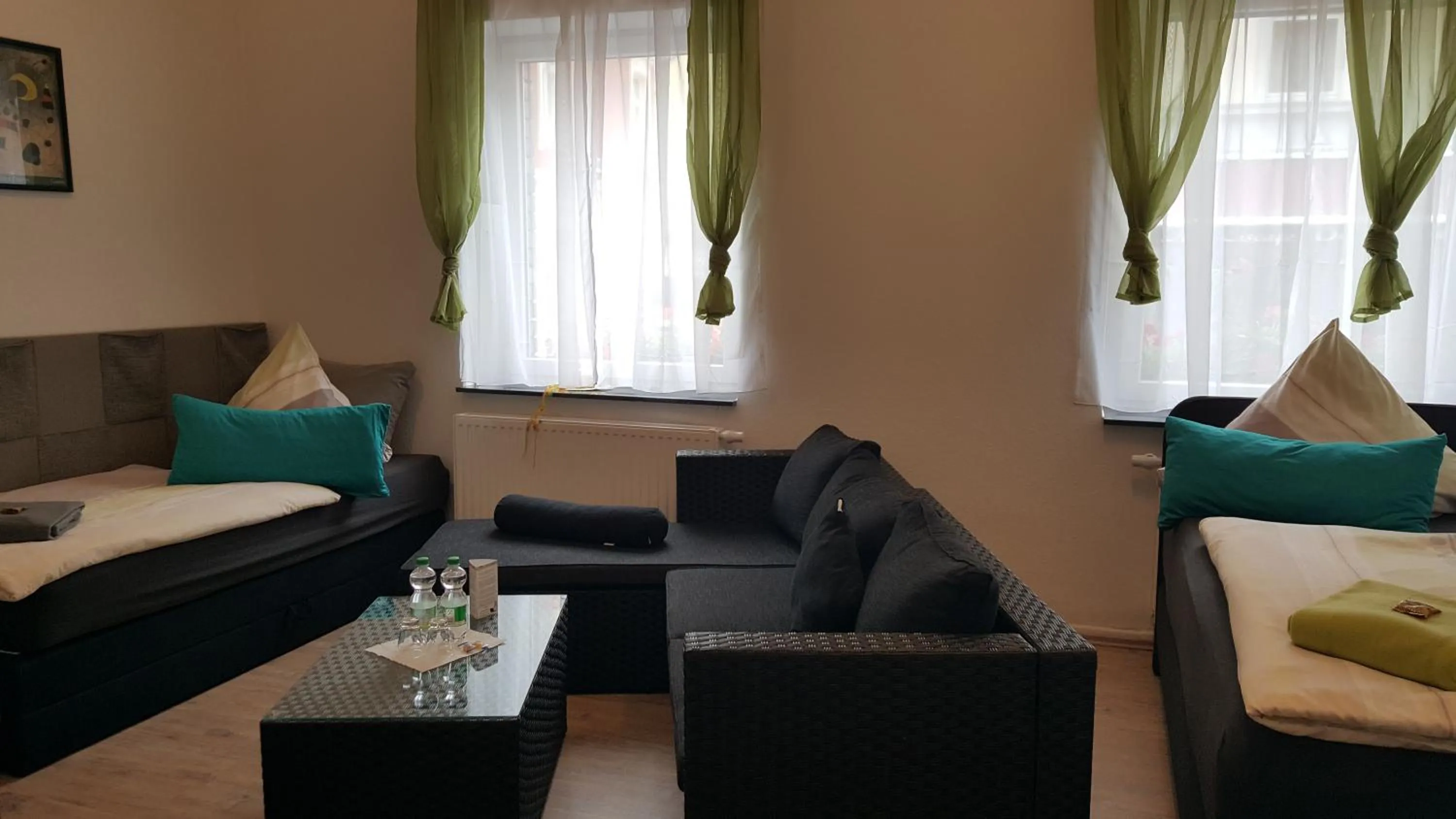 Seating area, Bed in Oberkasseler Hof Bonn