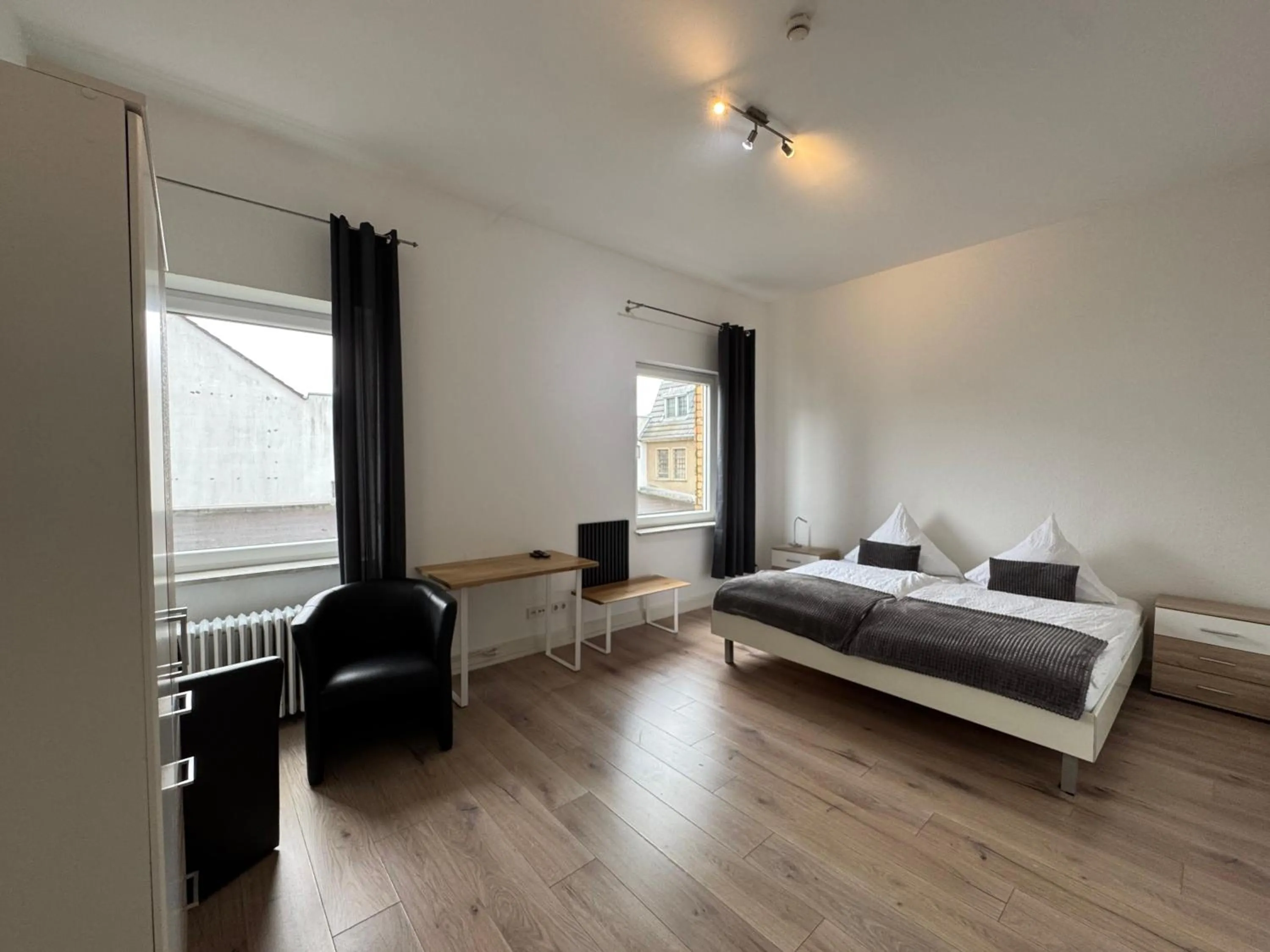 One-Bedroom Apartment in Oberkasseler Hof Bonn