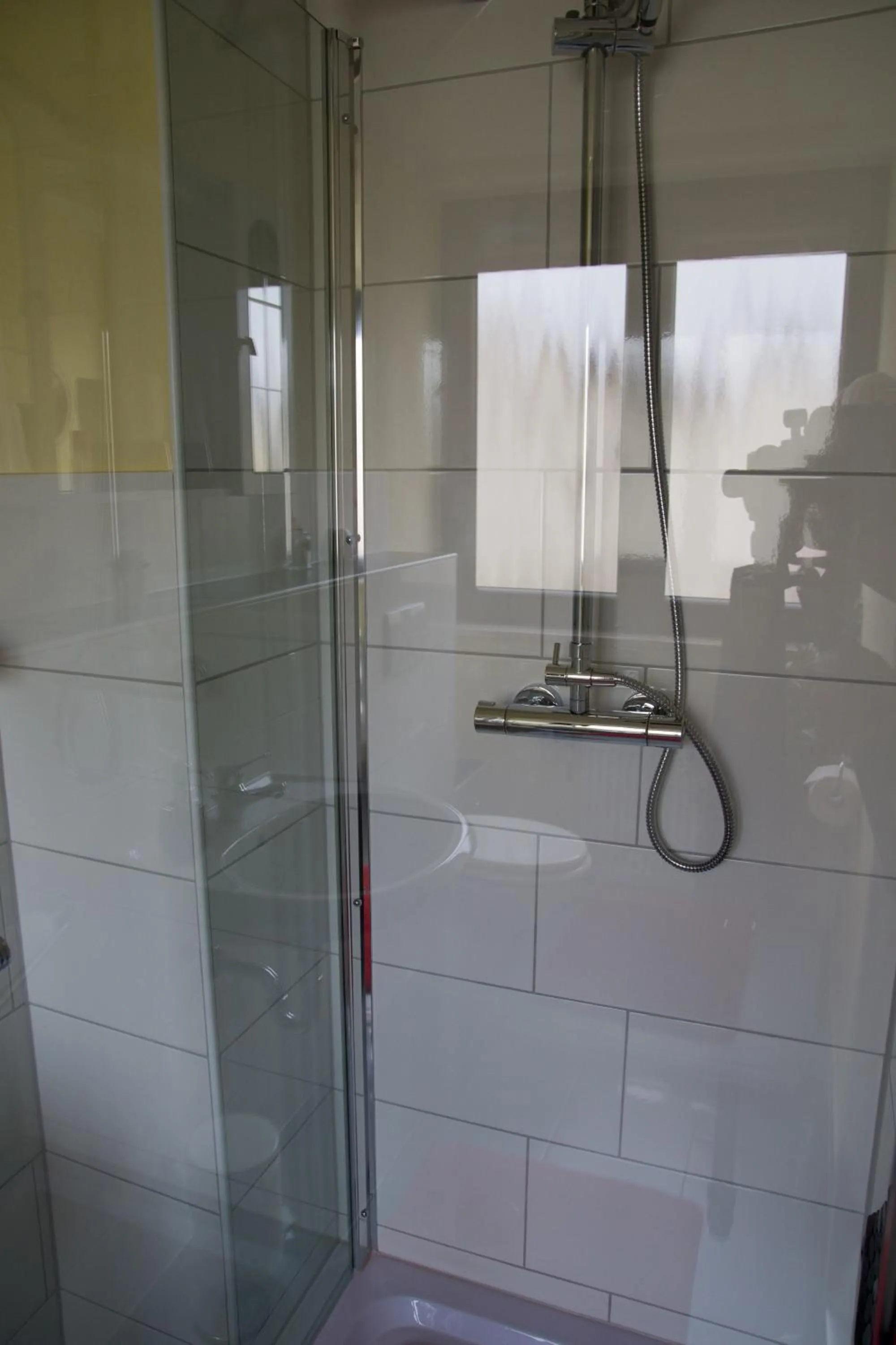 Shower in Oberkasseler Hof Bonn