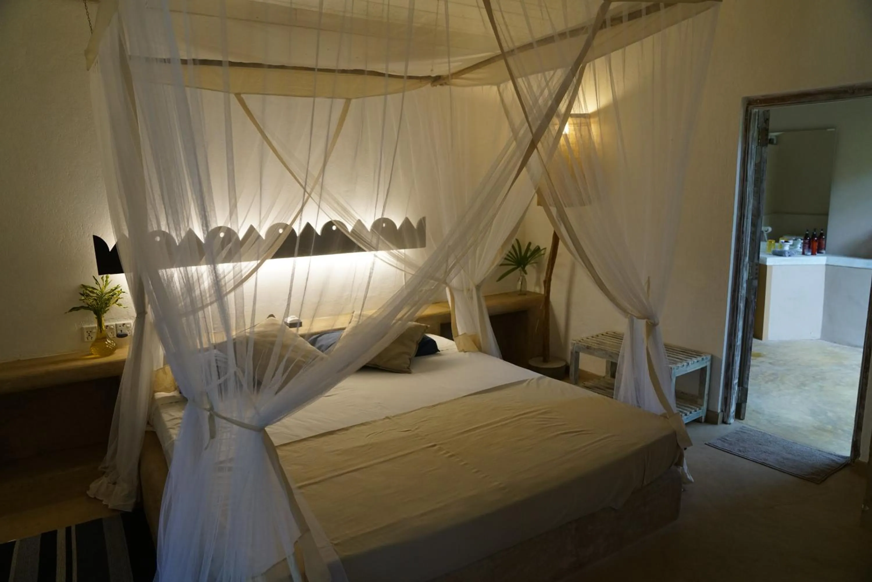 Bedroom, Bed in FIVE