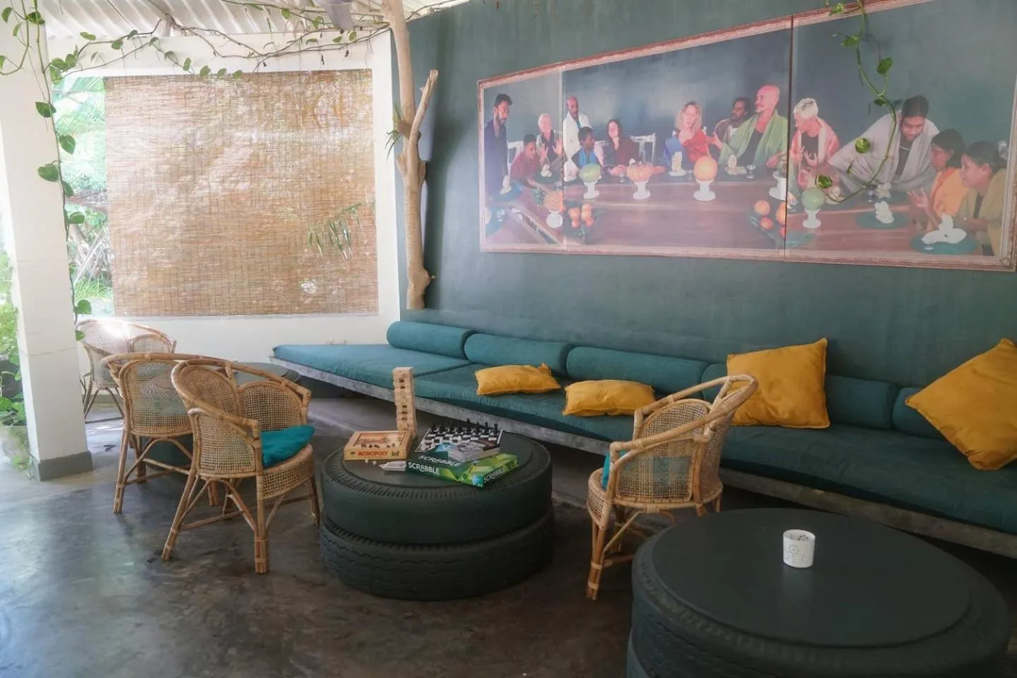 Seating area in FIVE