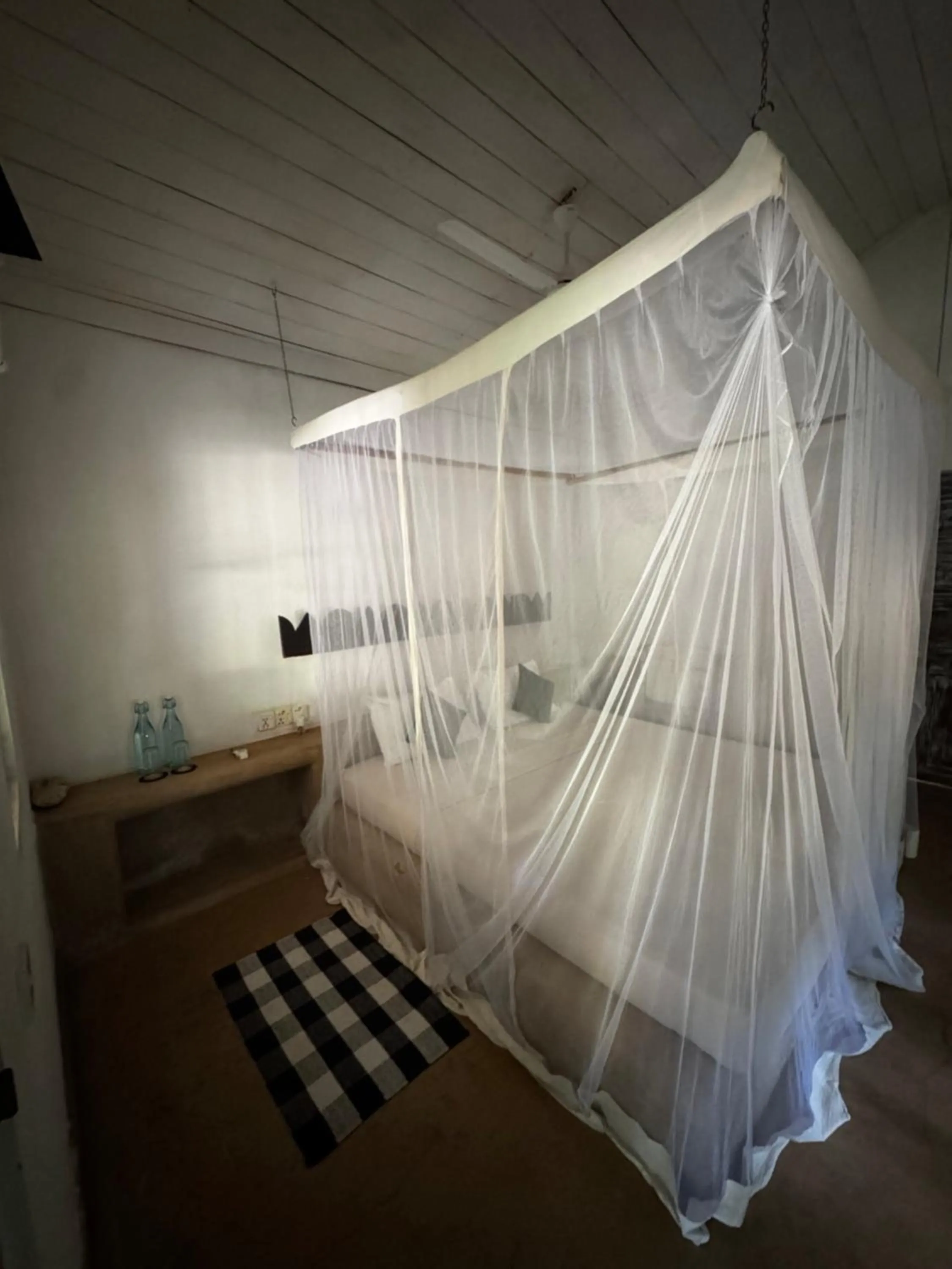 Bedroom, Bed in FIVE