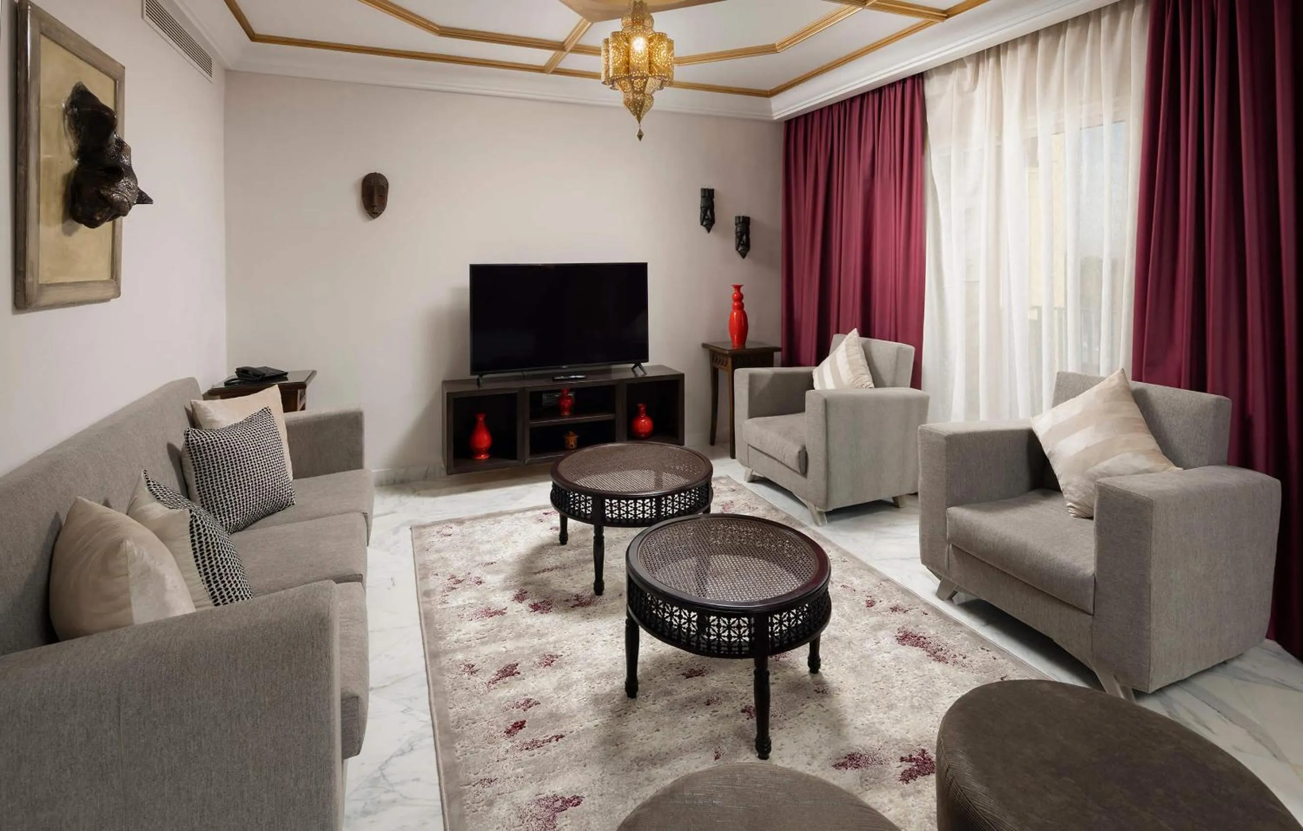 Living room in Ramada Plaza by Wyndham Tunis