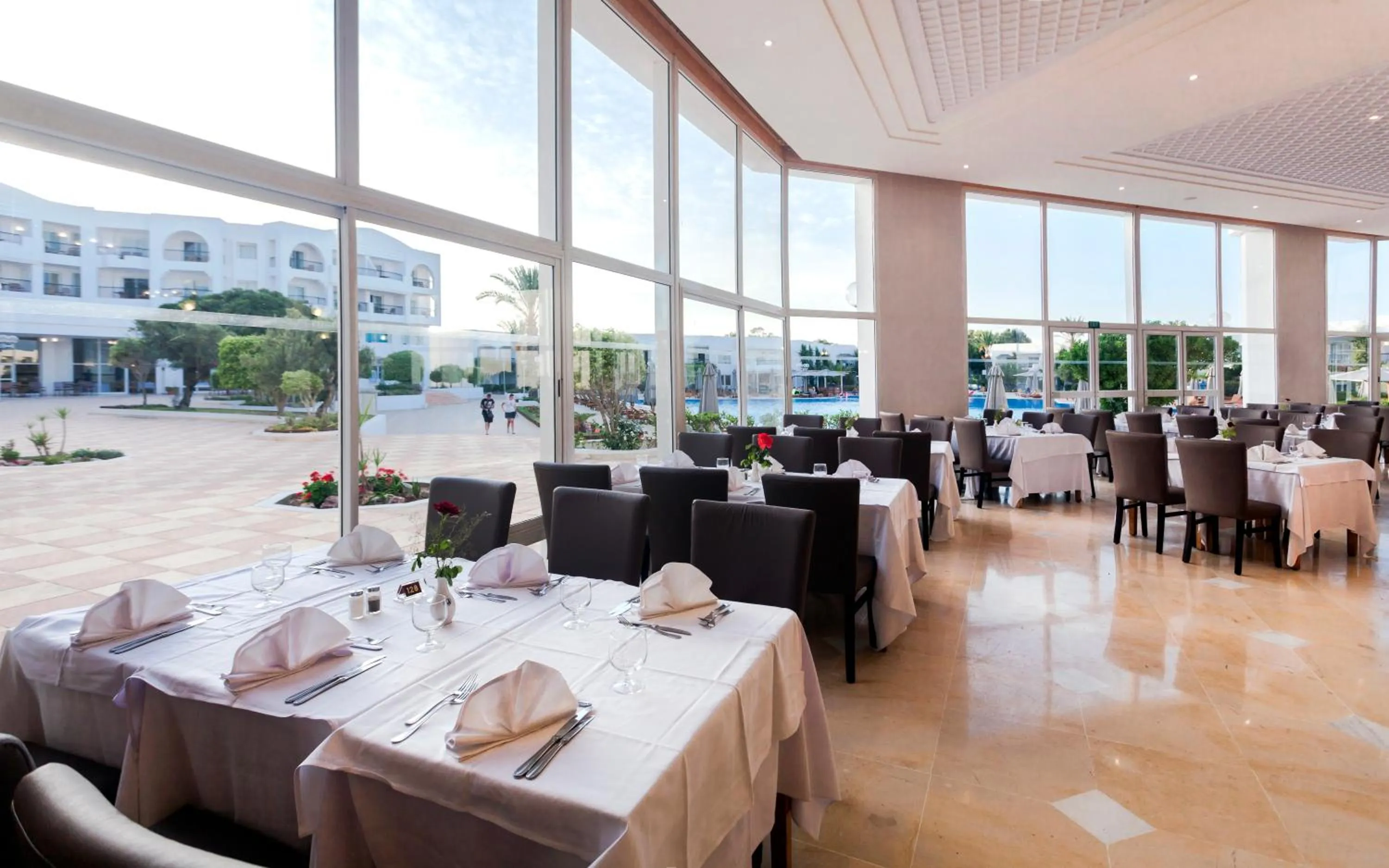 Restaurant/places to eat in El Mouradi Gammarth