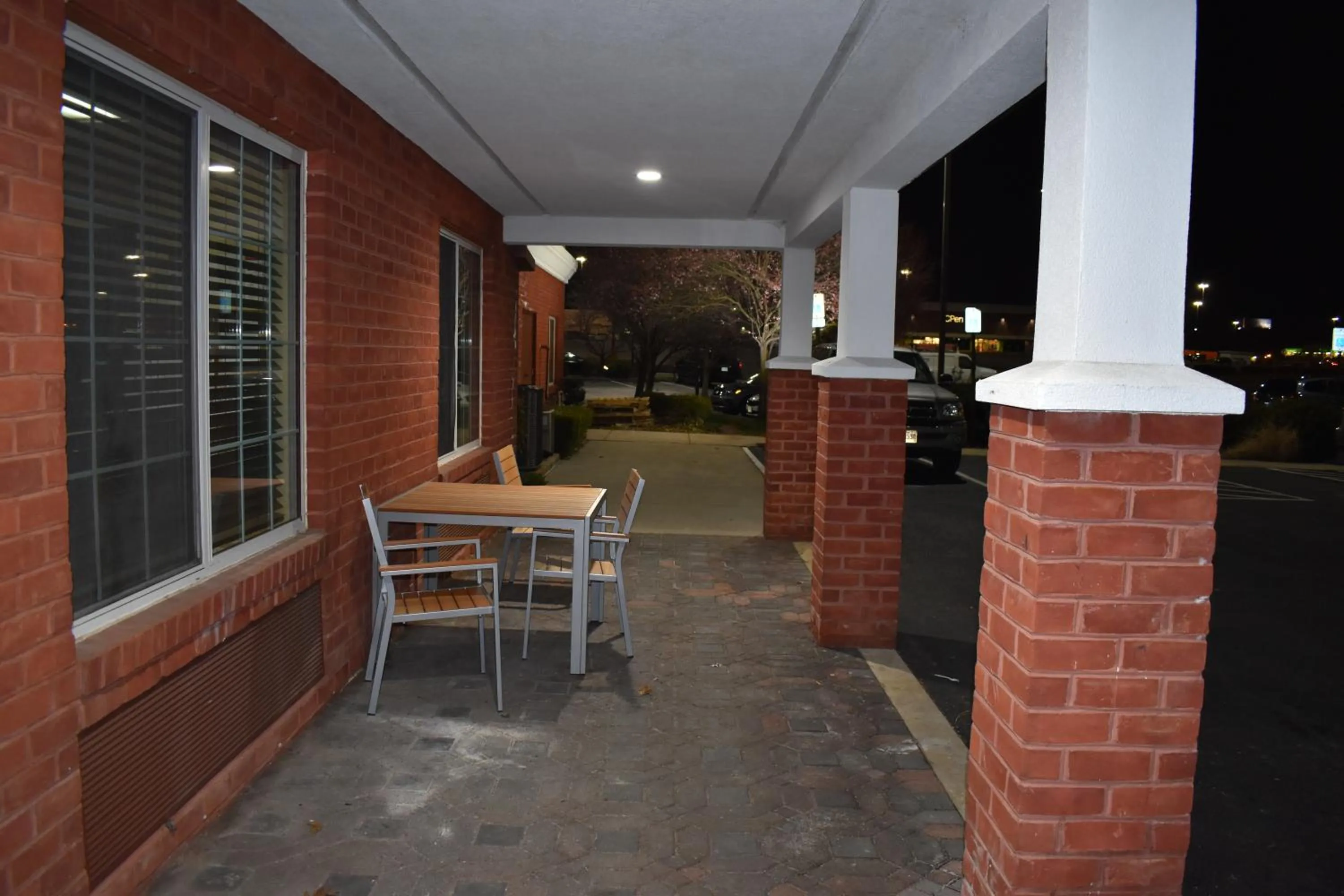 Property building in Country Inn & Suites by Radisson, Hagerstown, MD