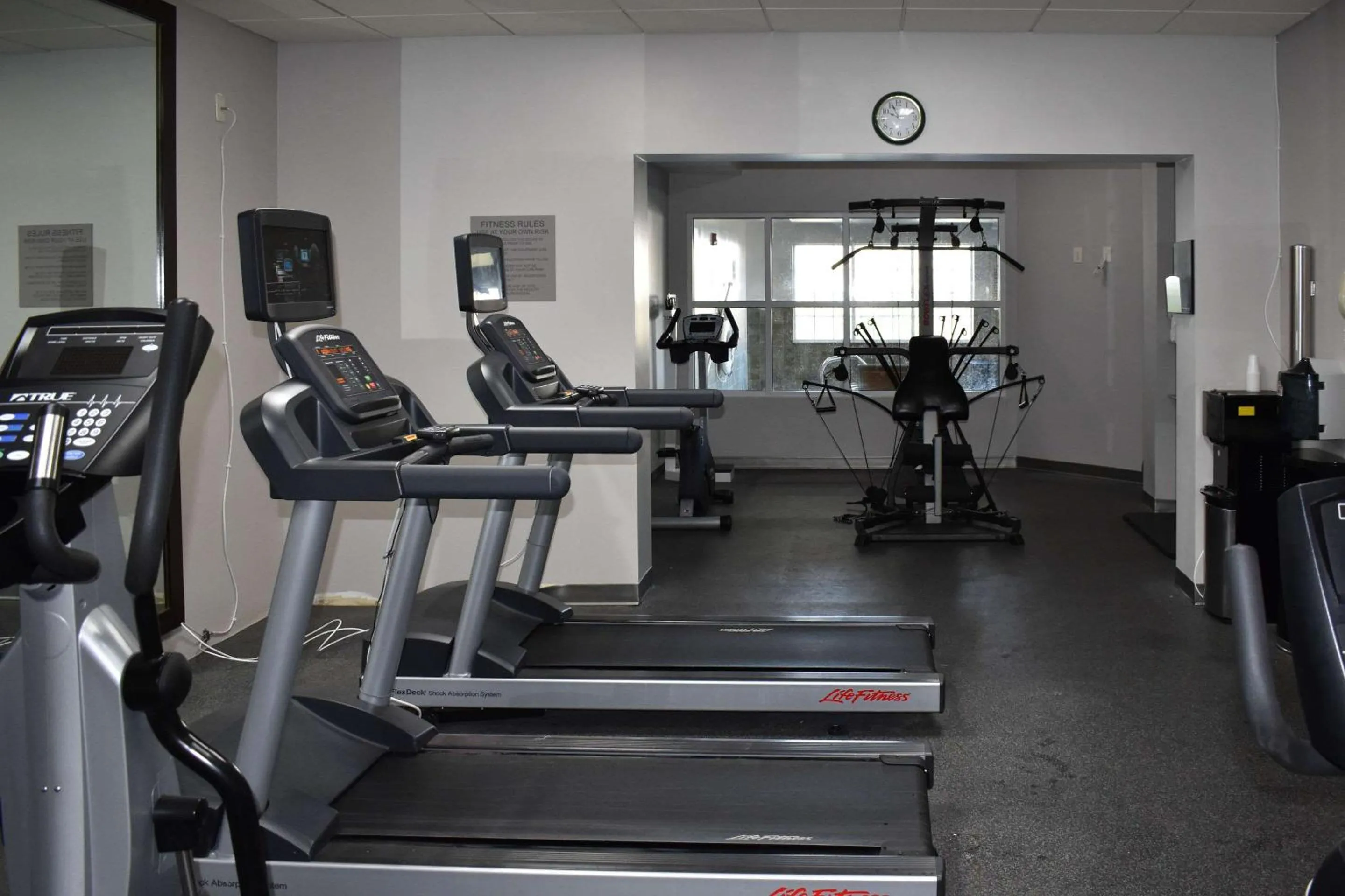 Fitness centre/facilities in Country Inn & Suites by Radisson, Hagerstown, MD