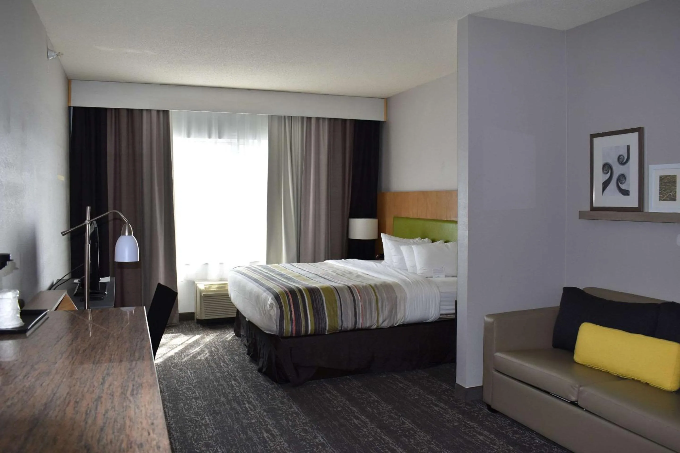 Bedroom, Bed in Country Inn & Suites by Radisson, Hagerstown, MD